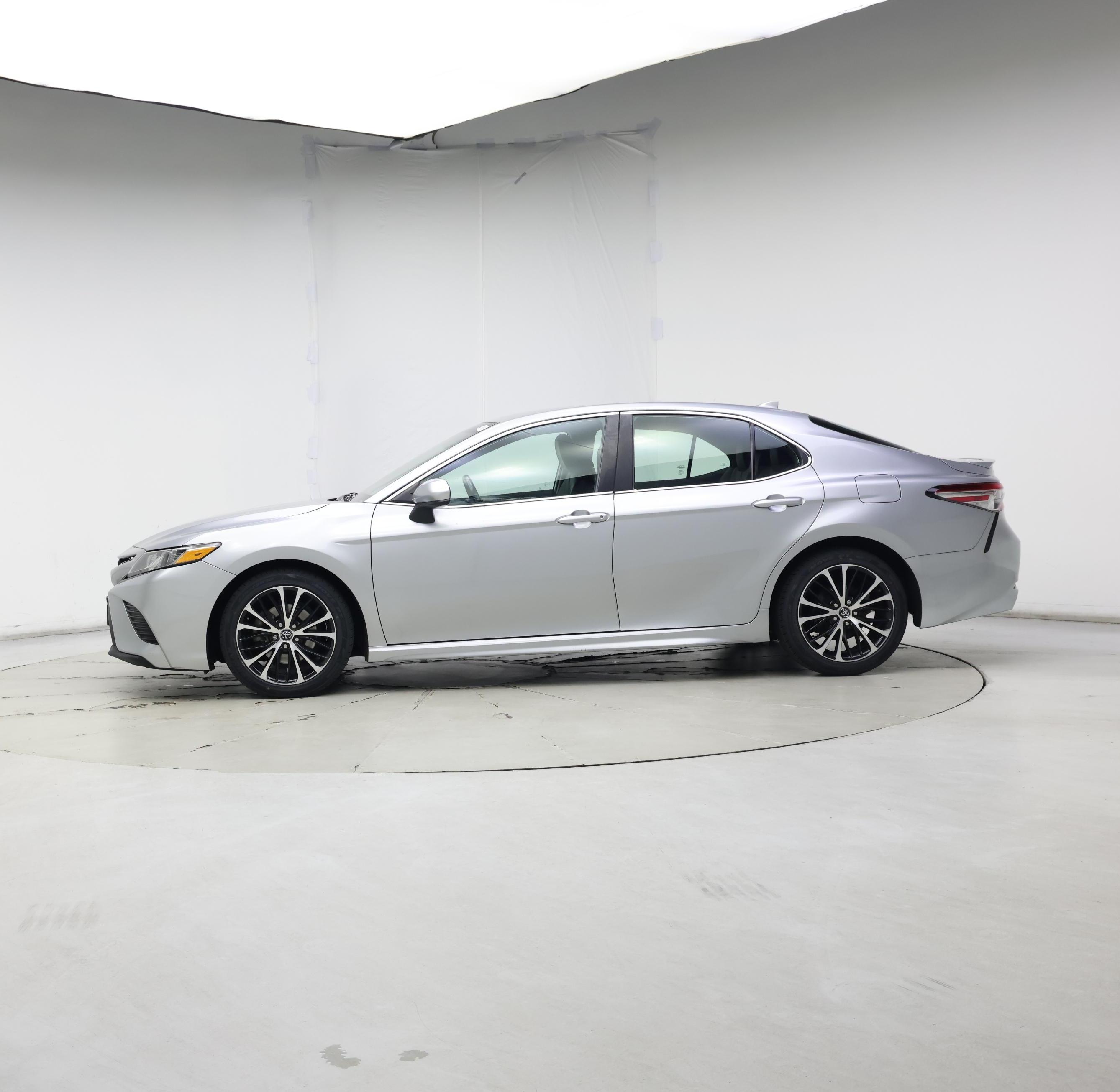 Thumbnail: 2020 Toyota Camry - 3