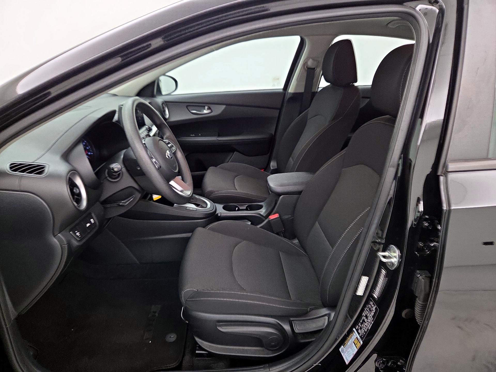 Thumbnail: 2019 Kia Forte - 11