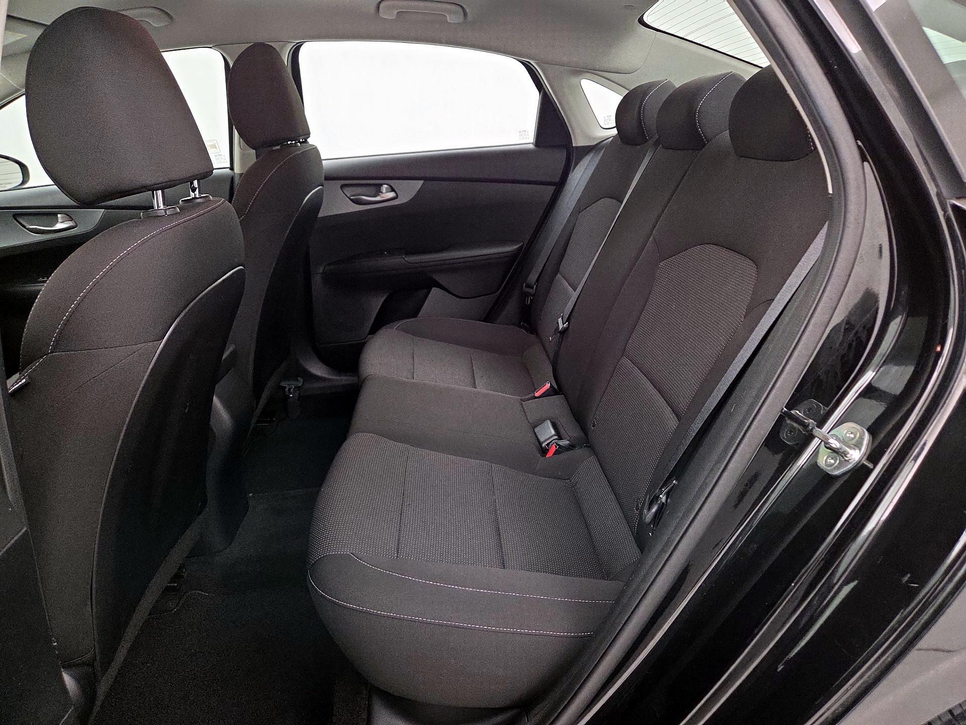 Thumbnail: 2019 Kia Forte - 19