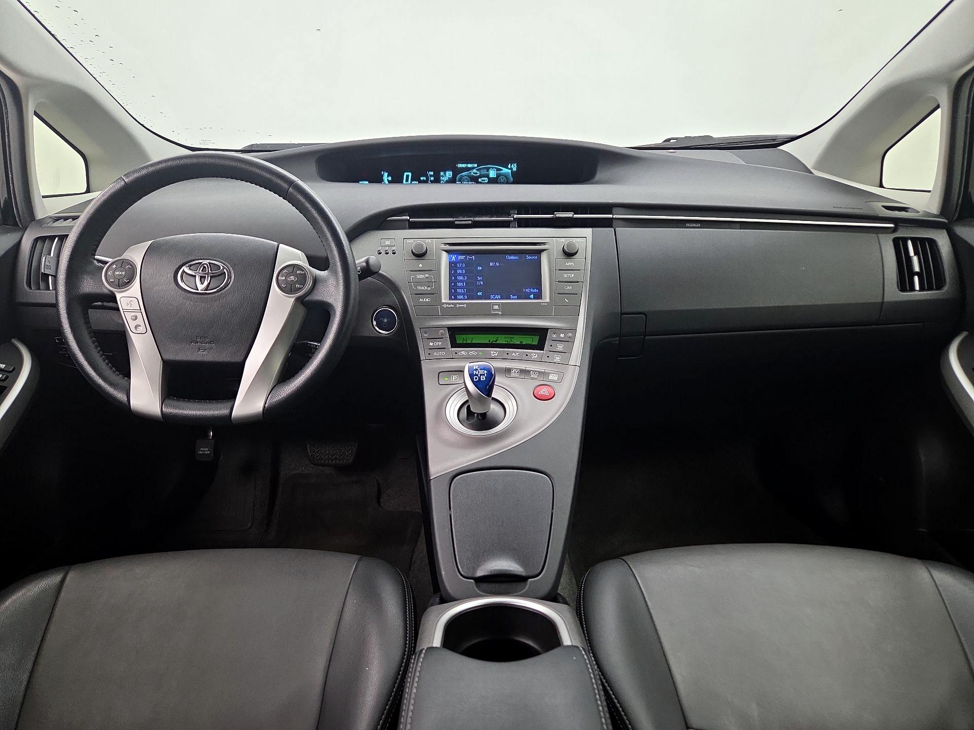 Thumbnail: 2015 Toyota Prius - 9