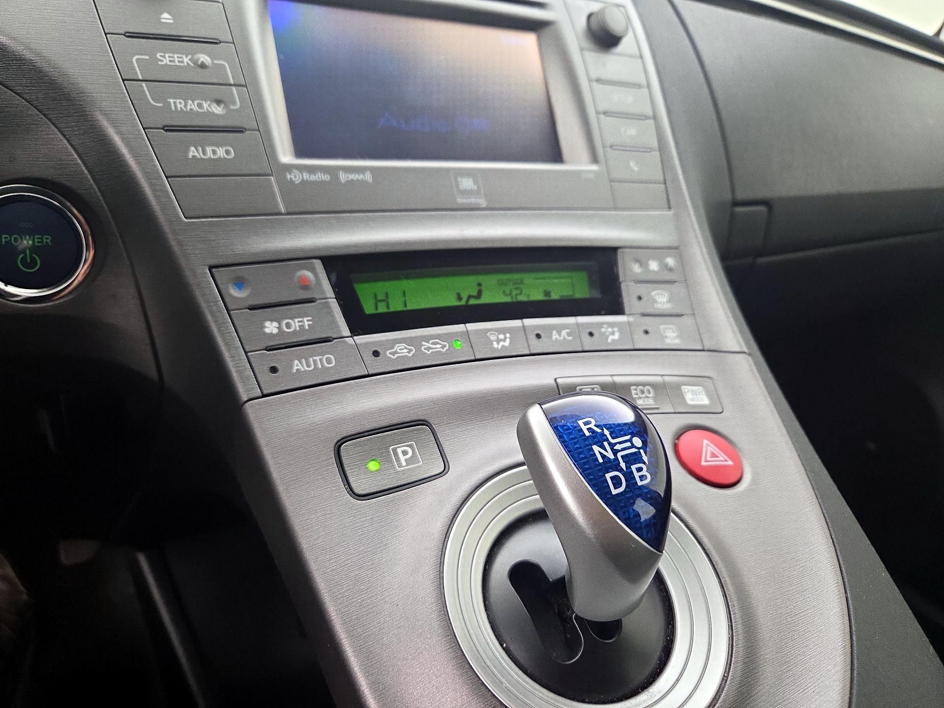 Thumbnail: 2015 Toyota Prius - 16