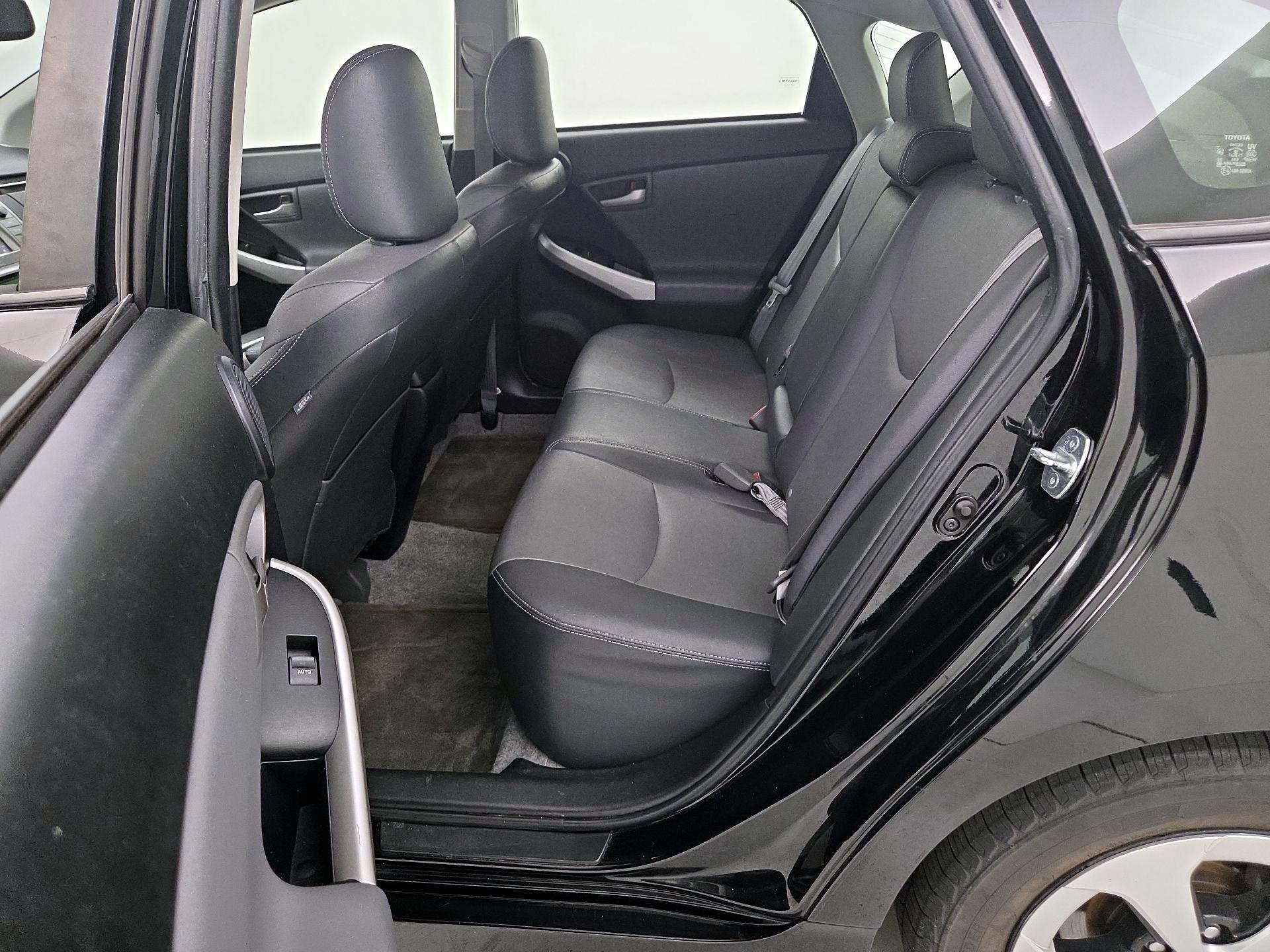 Thumbnail: 2015 Toyota Prius - 19
