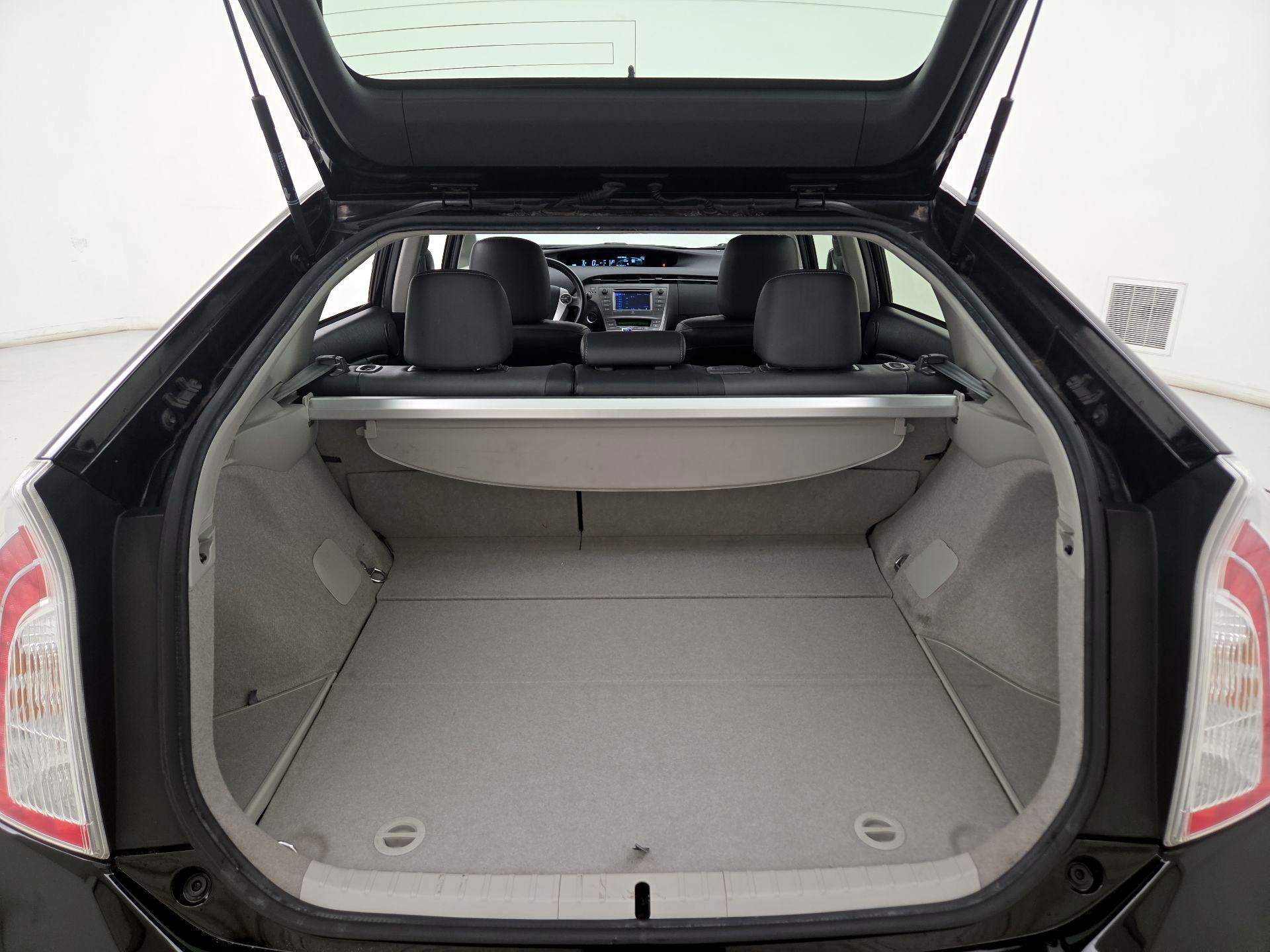 Thumbnail: 2015 Toyota Prius - 20