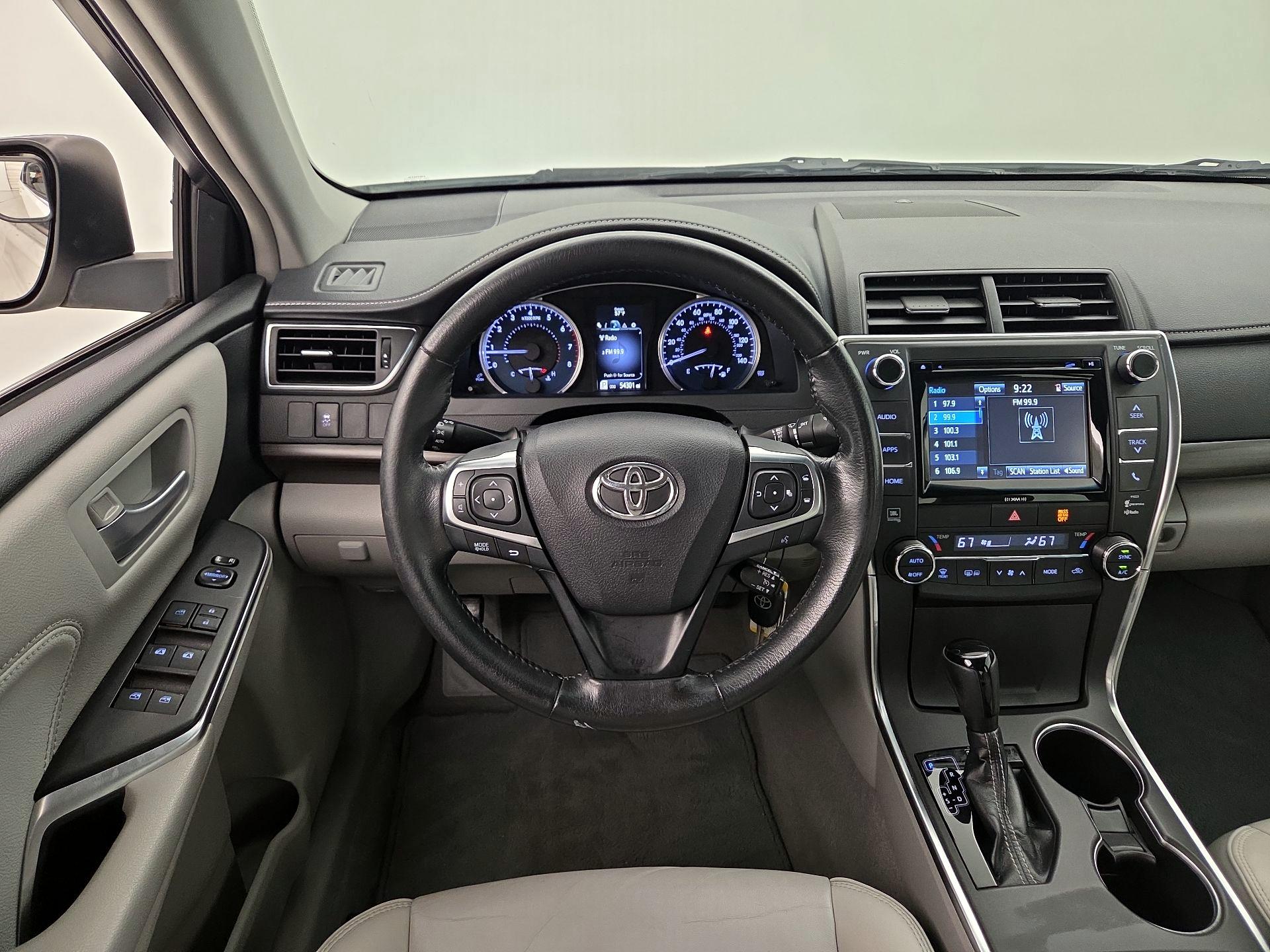 Thumbnail: 2017 Toyota Camry - 10