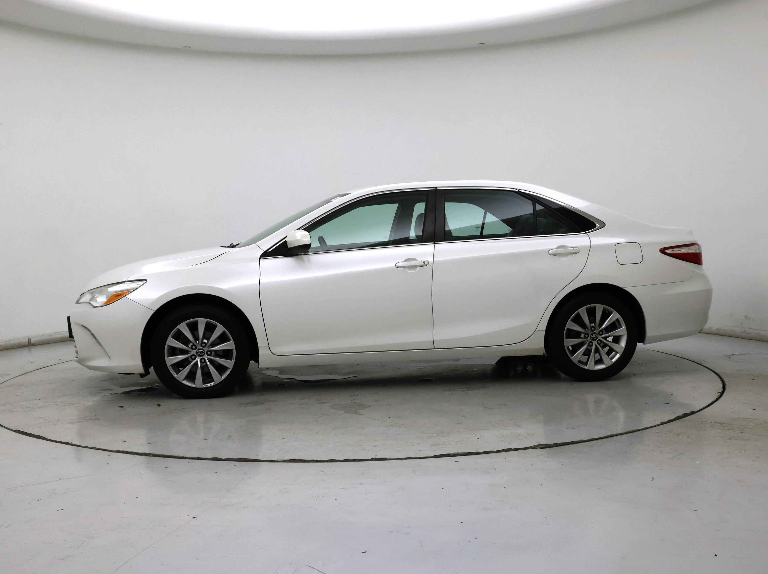 Thumbnail: 2017 Toyota Camry - 3