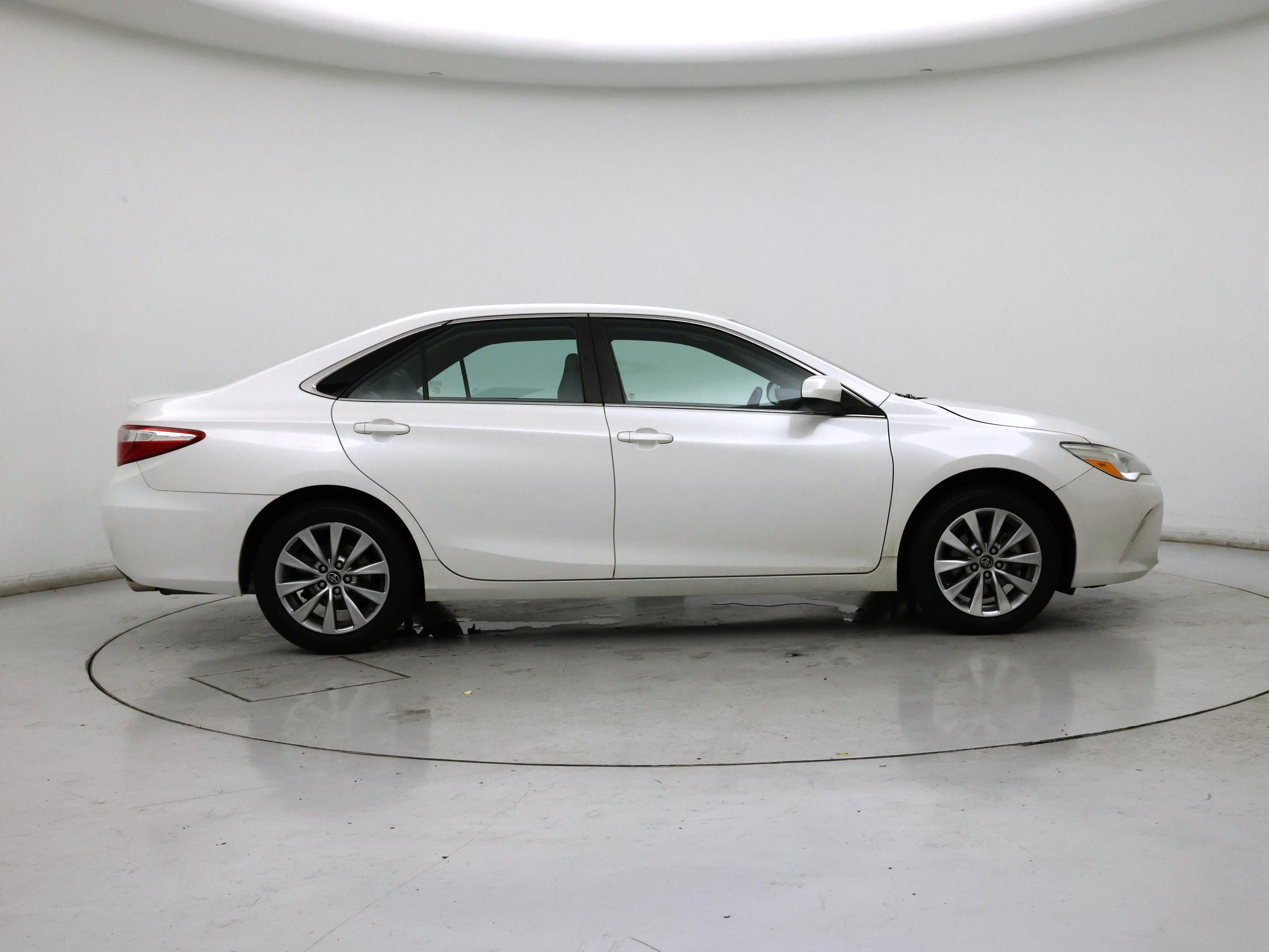 Thumbnail: 2017 Toyota Camry - 7