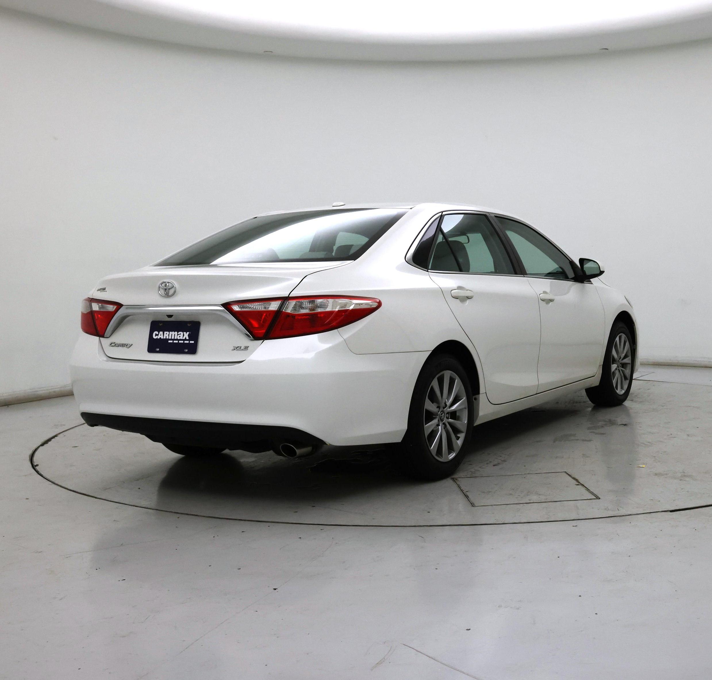 Thumbnail: 2017 Toyota Camry - 8