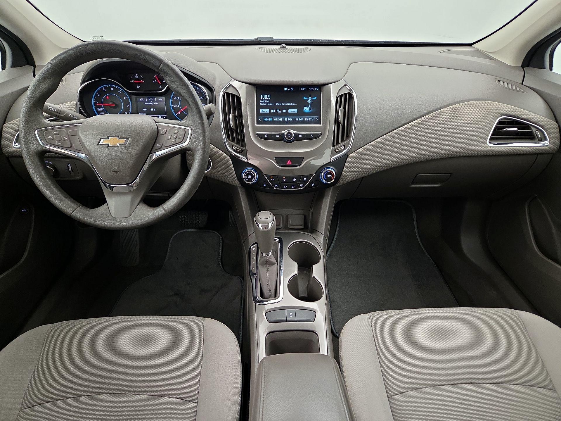 Thumbnail: 2018 Chevrolet Cruze - 9