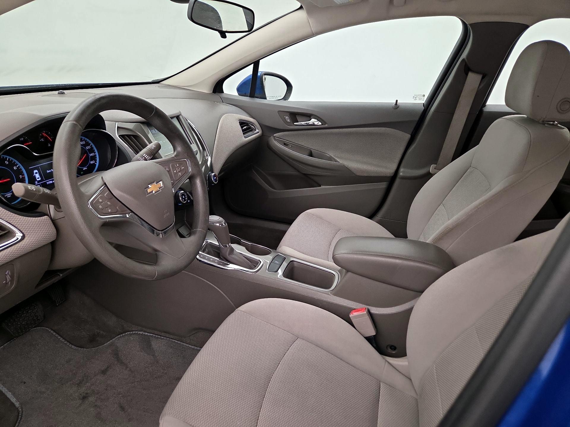 Thumbnail: 2018 Chevrolet Cruze - 11