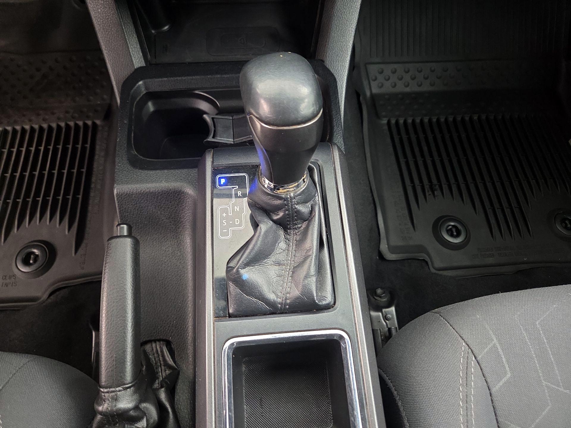 Thumbnail: 2019 Toyota Tacoma - 18