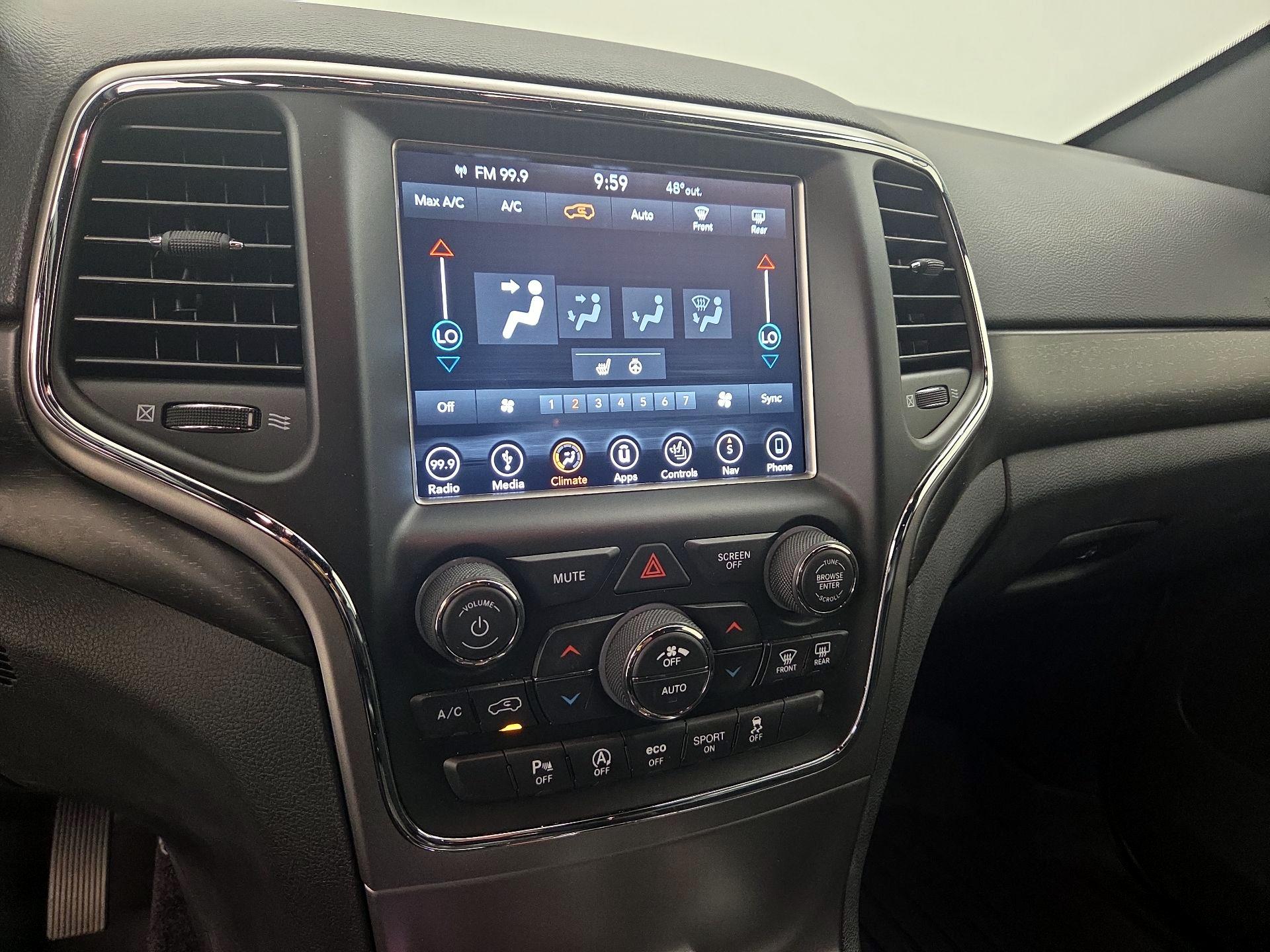 Thumbnail: 2018 Jeep Grand Cherokee - 17