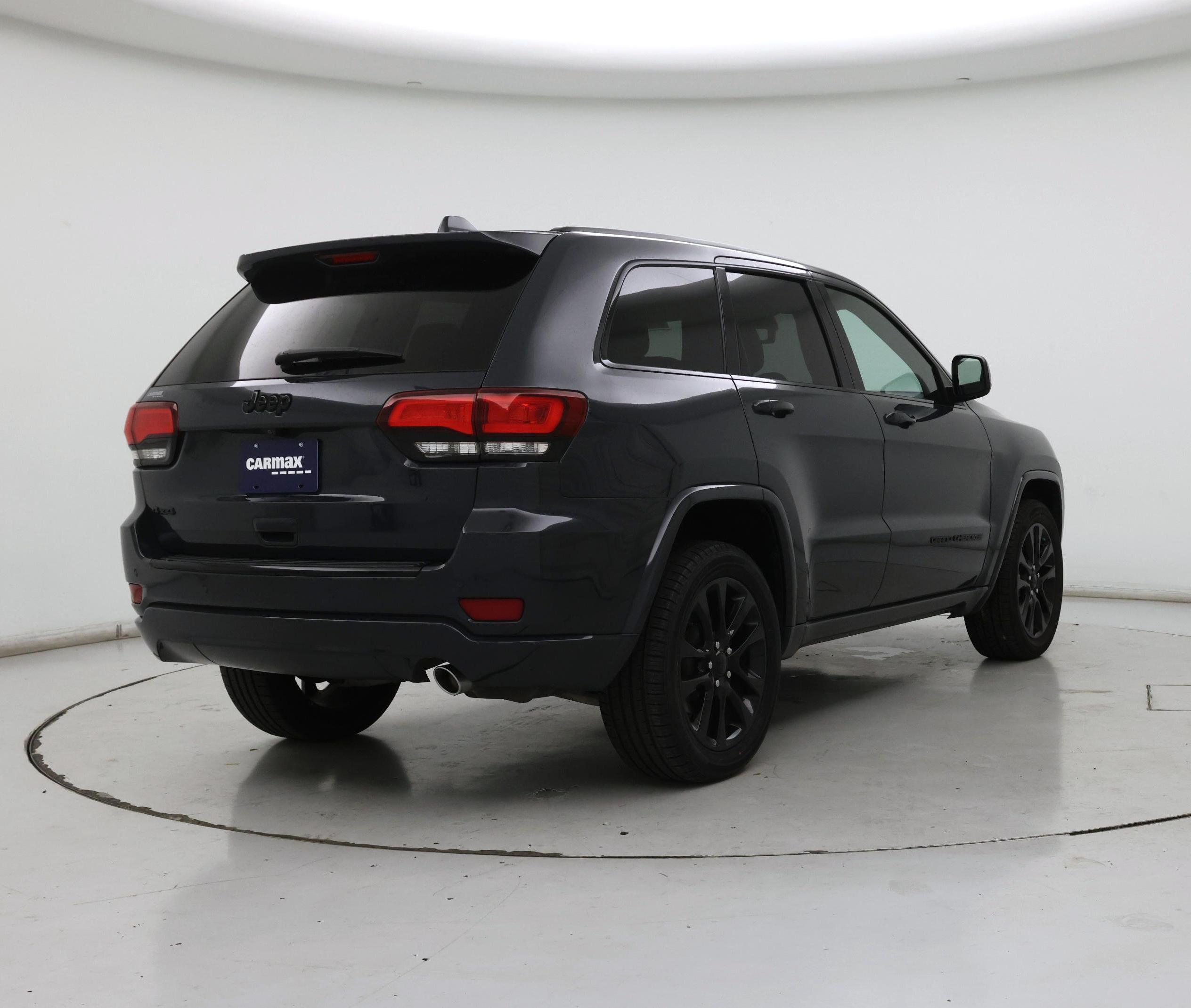 Thumbnail: 2018 Jeep Grand Cherokee - 8