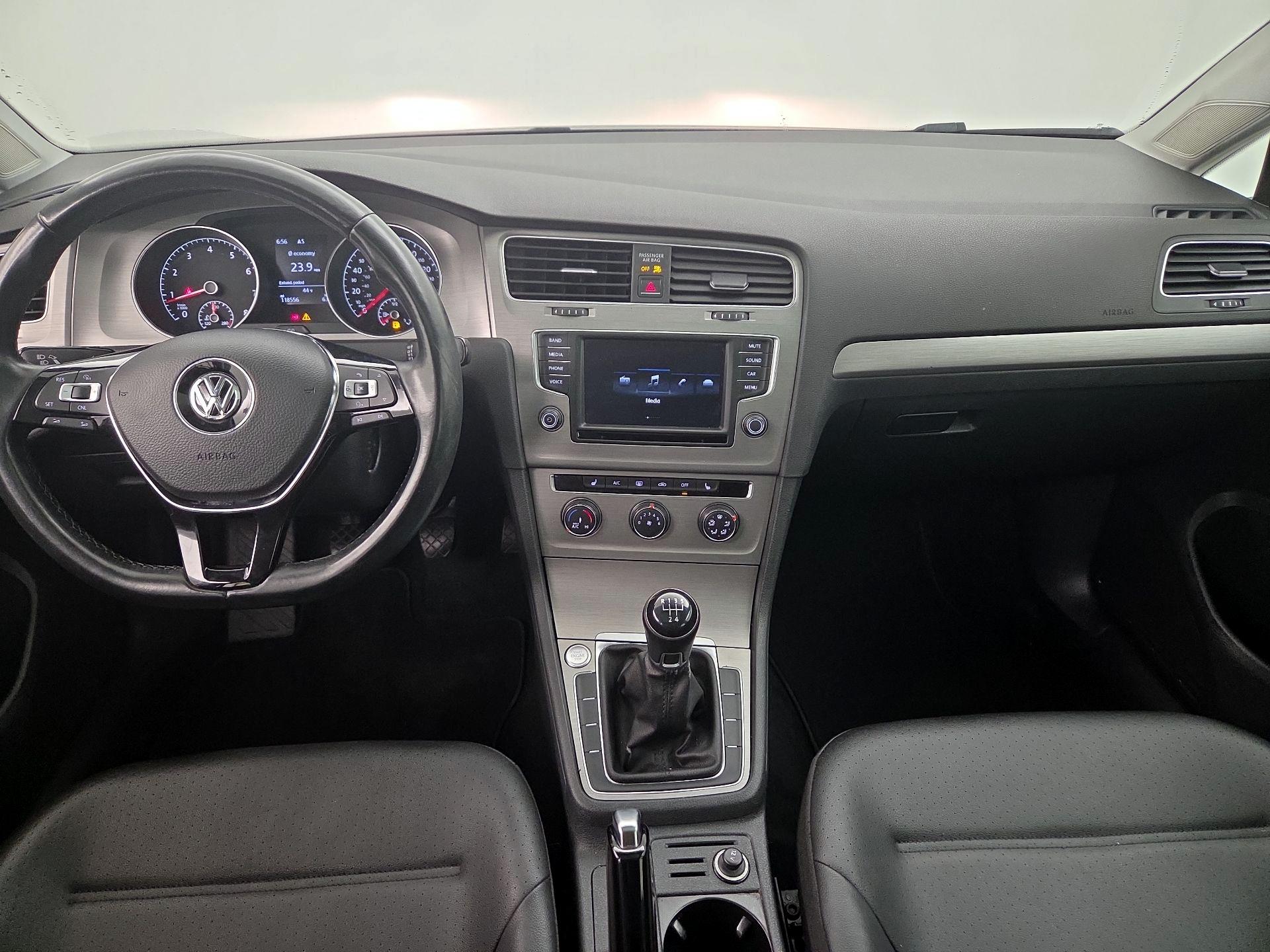 Thumbnail: 2017 Volkswagen Golf - 9