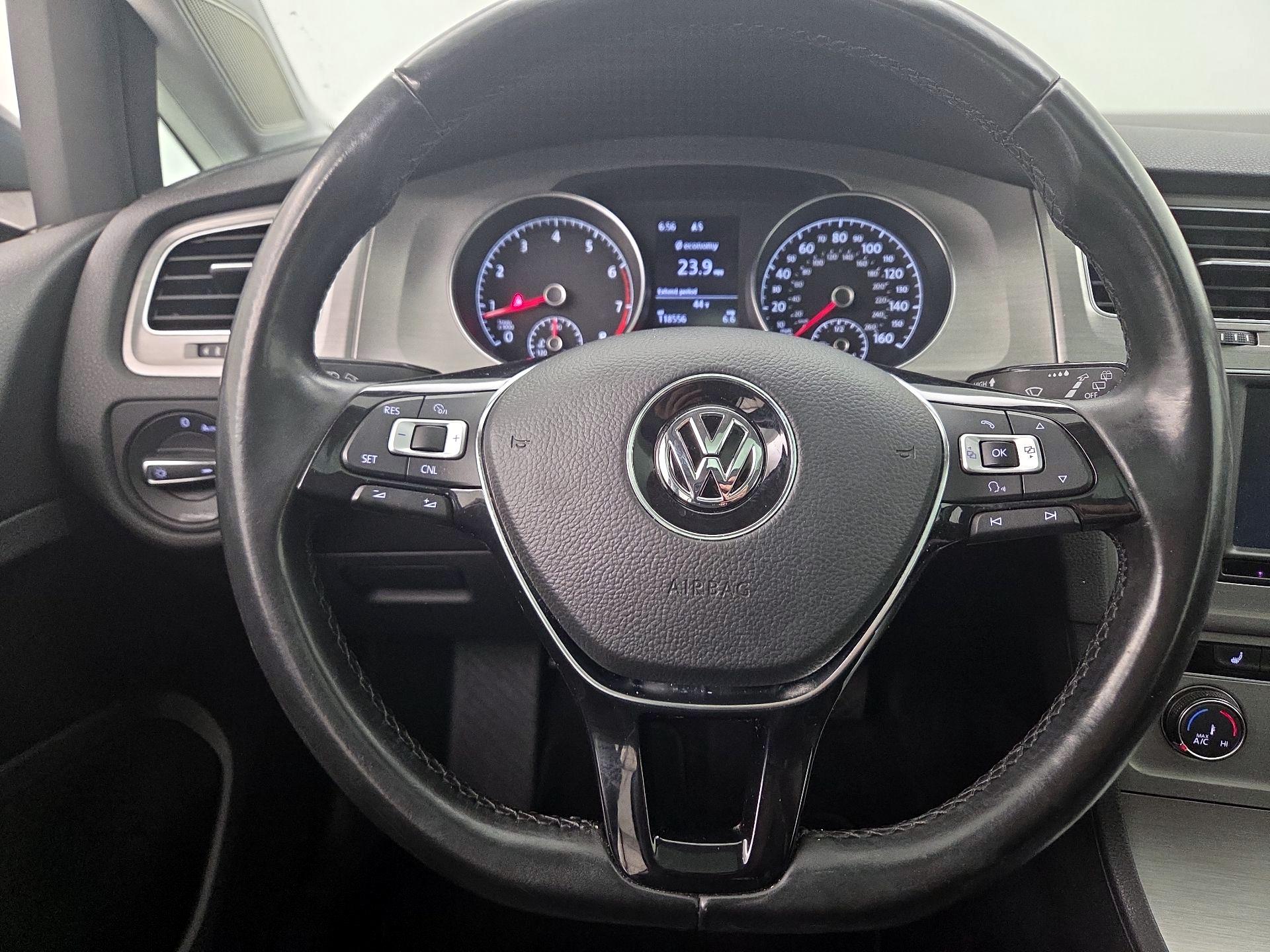 Thumbnail: 2017 Volkswagen Golf - 10