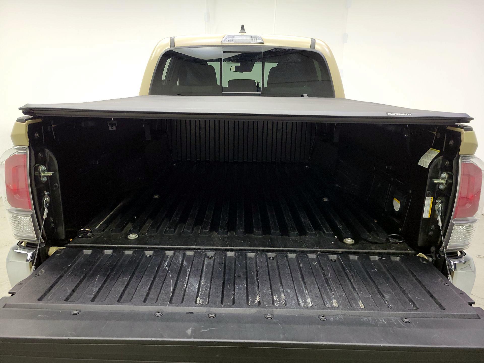 Thumbnail: 2020 Toyota Tacoma - 20