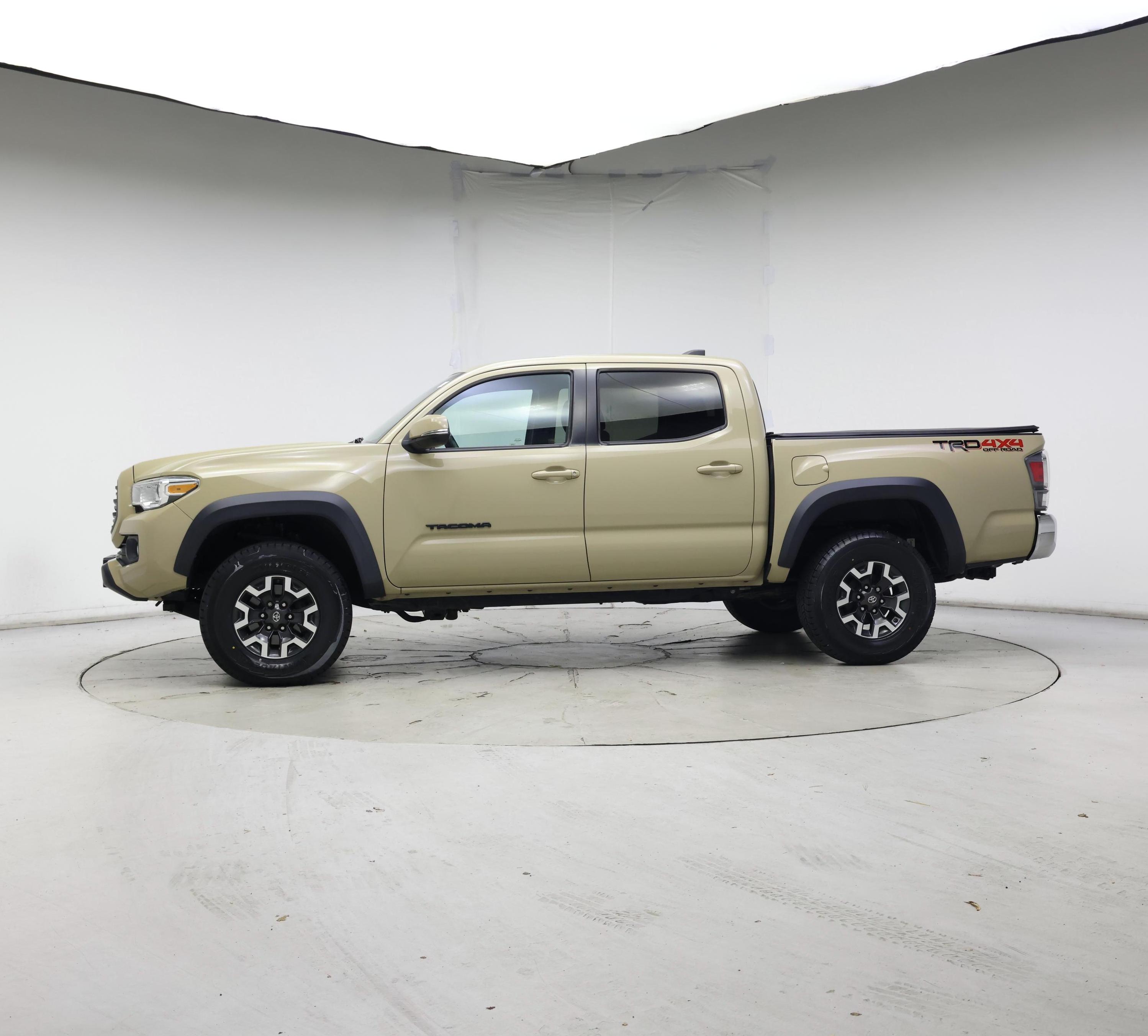 Thumbnail: 2020 Toyota Tacoma - 3