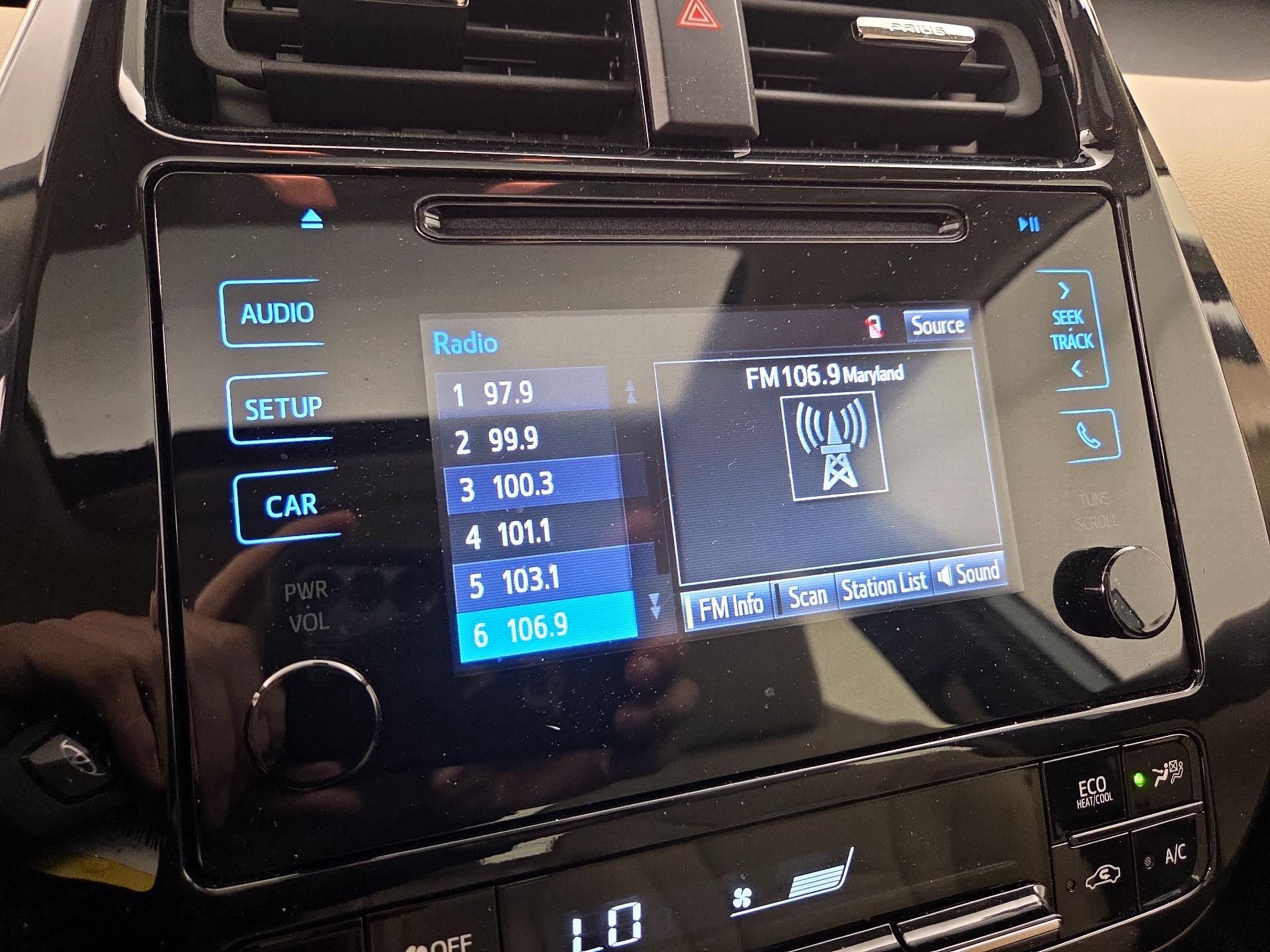 Thumbnail: 2019 Toyota Prius - 15
