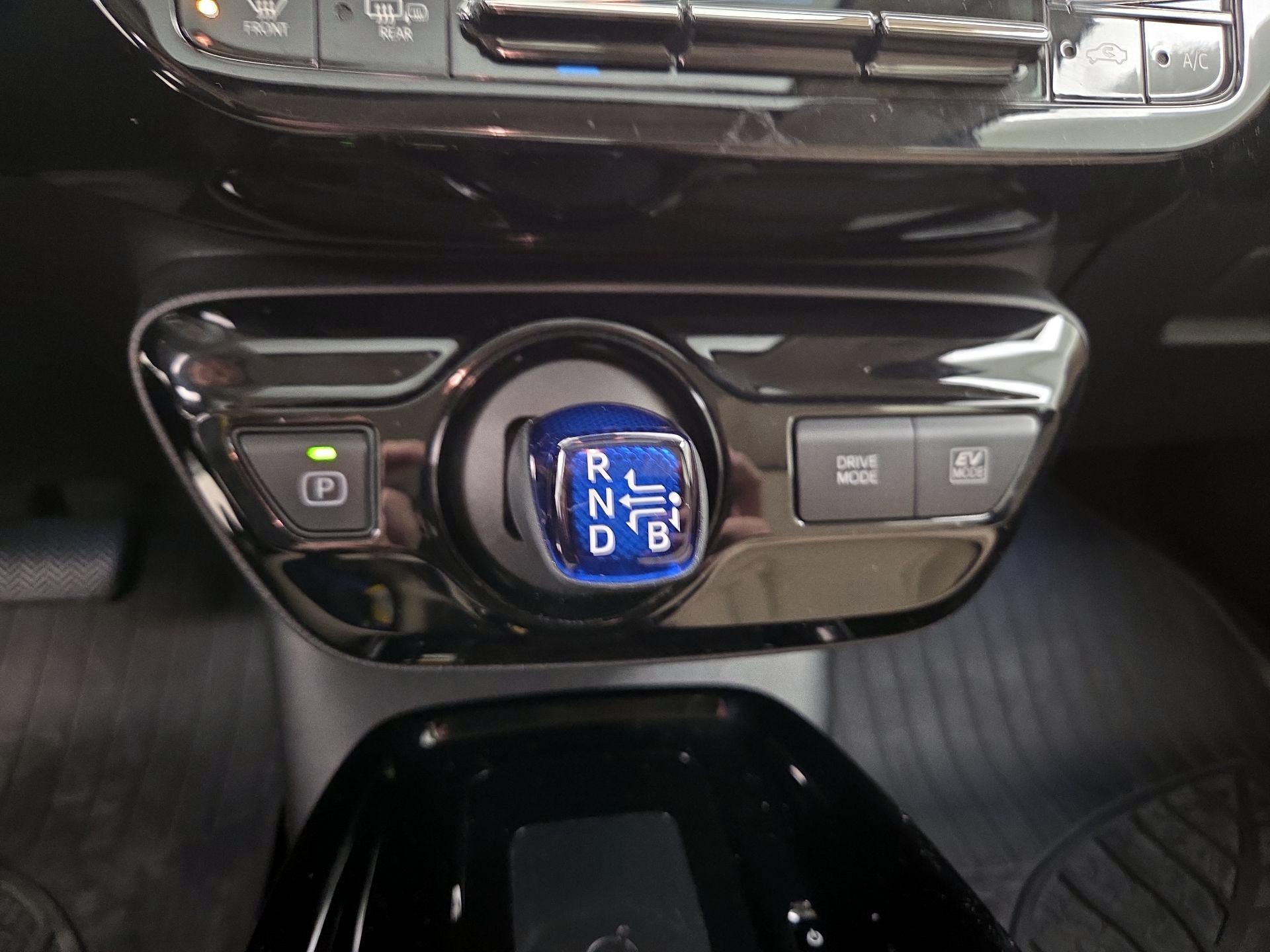 Thumbnail: 2019 Toyota Prius - 17