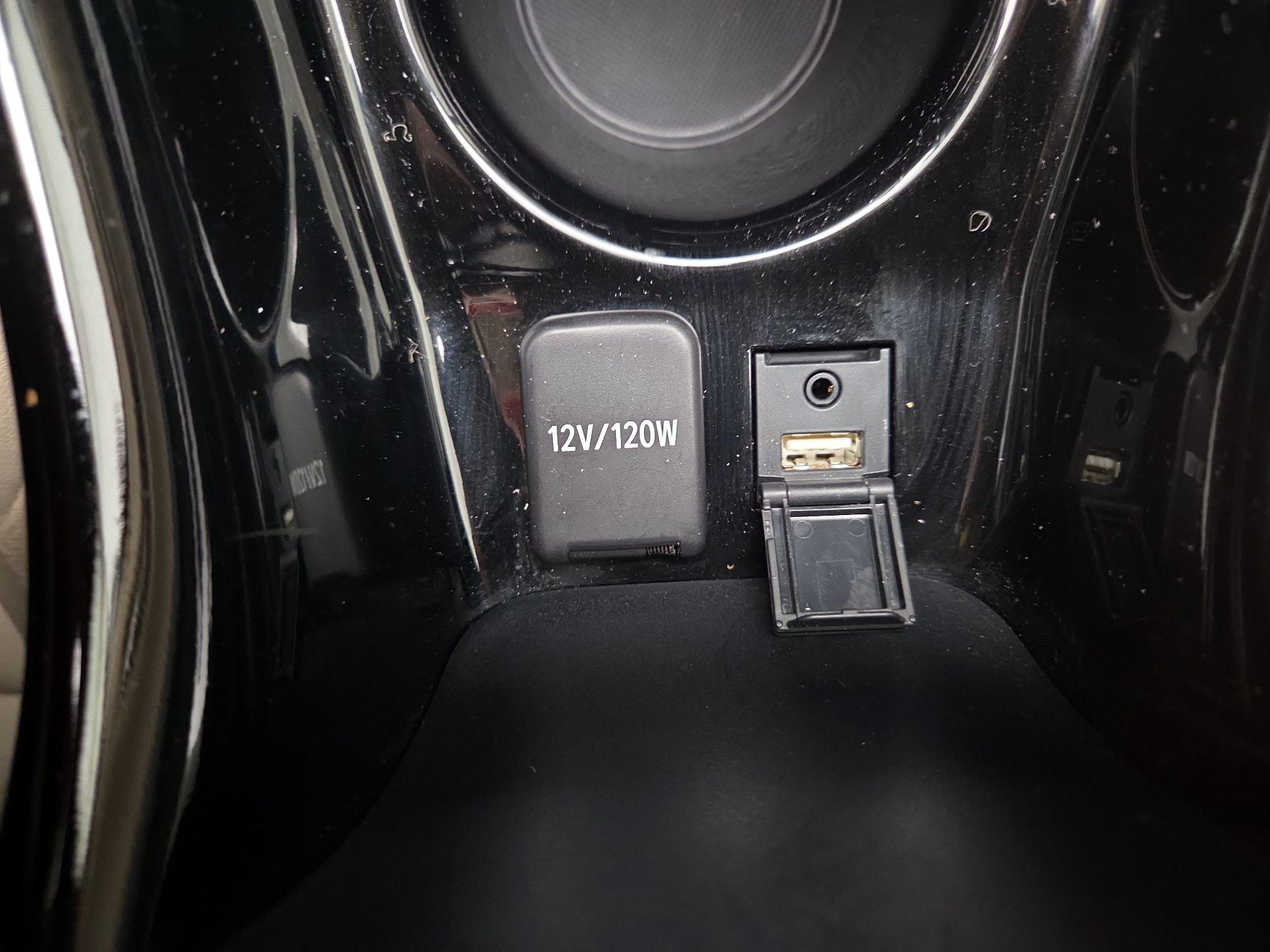 Thumbnail: 2019 Toyota Prius - 18