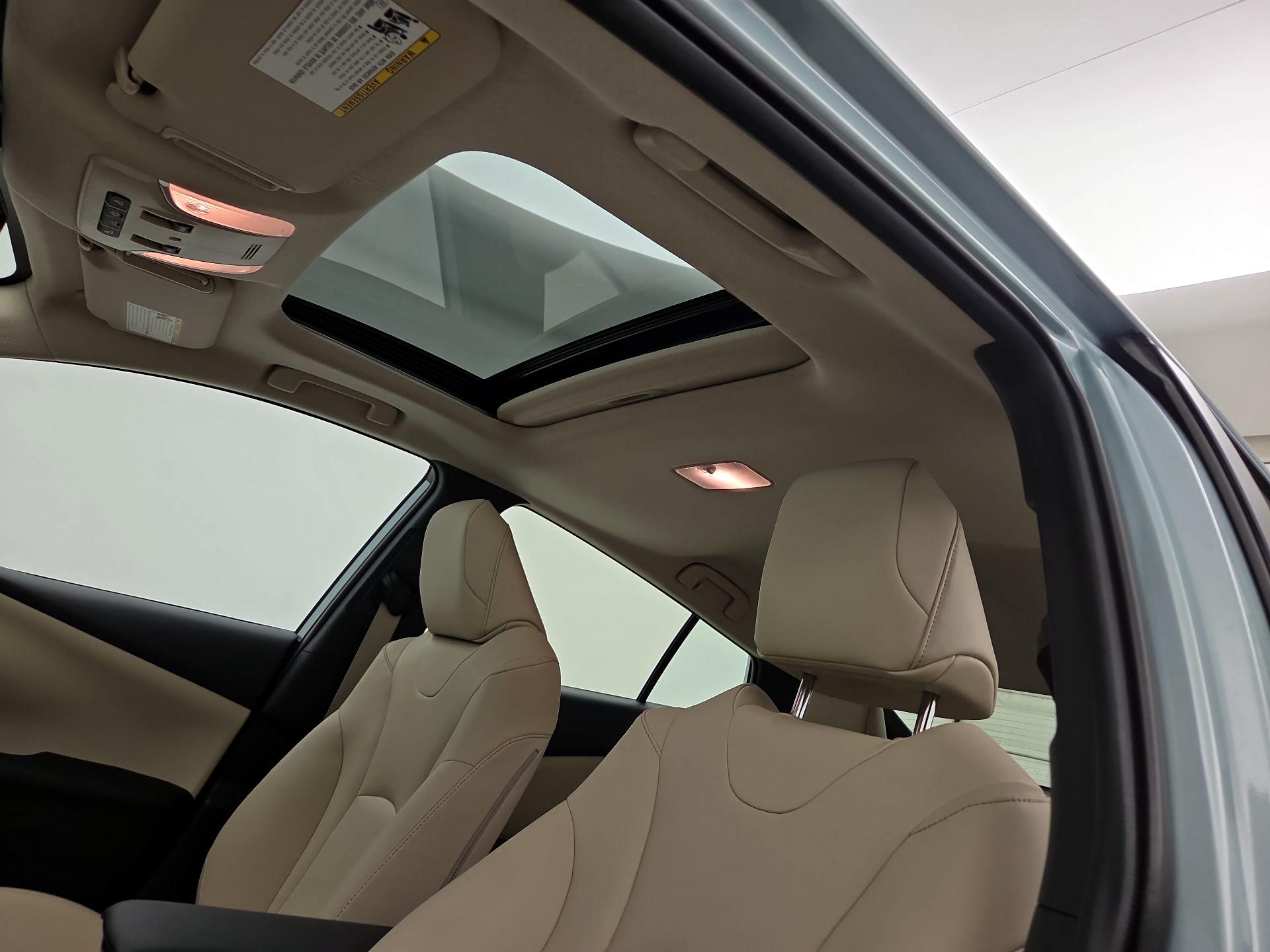 Thumbnail: 2019 Toyota Prius - 19