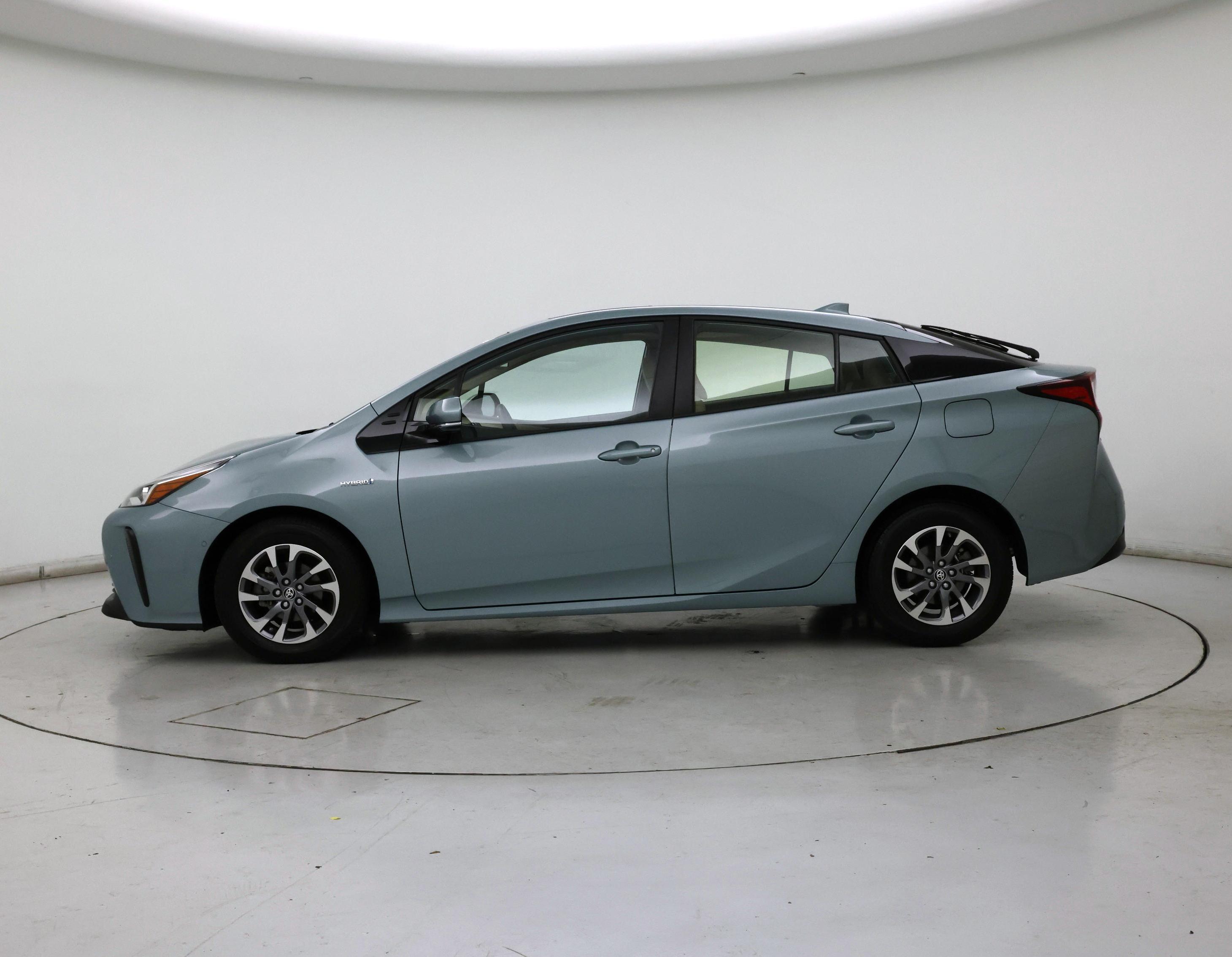 Thumbnail: 2019 Toyota Prius - 3