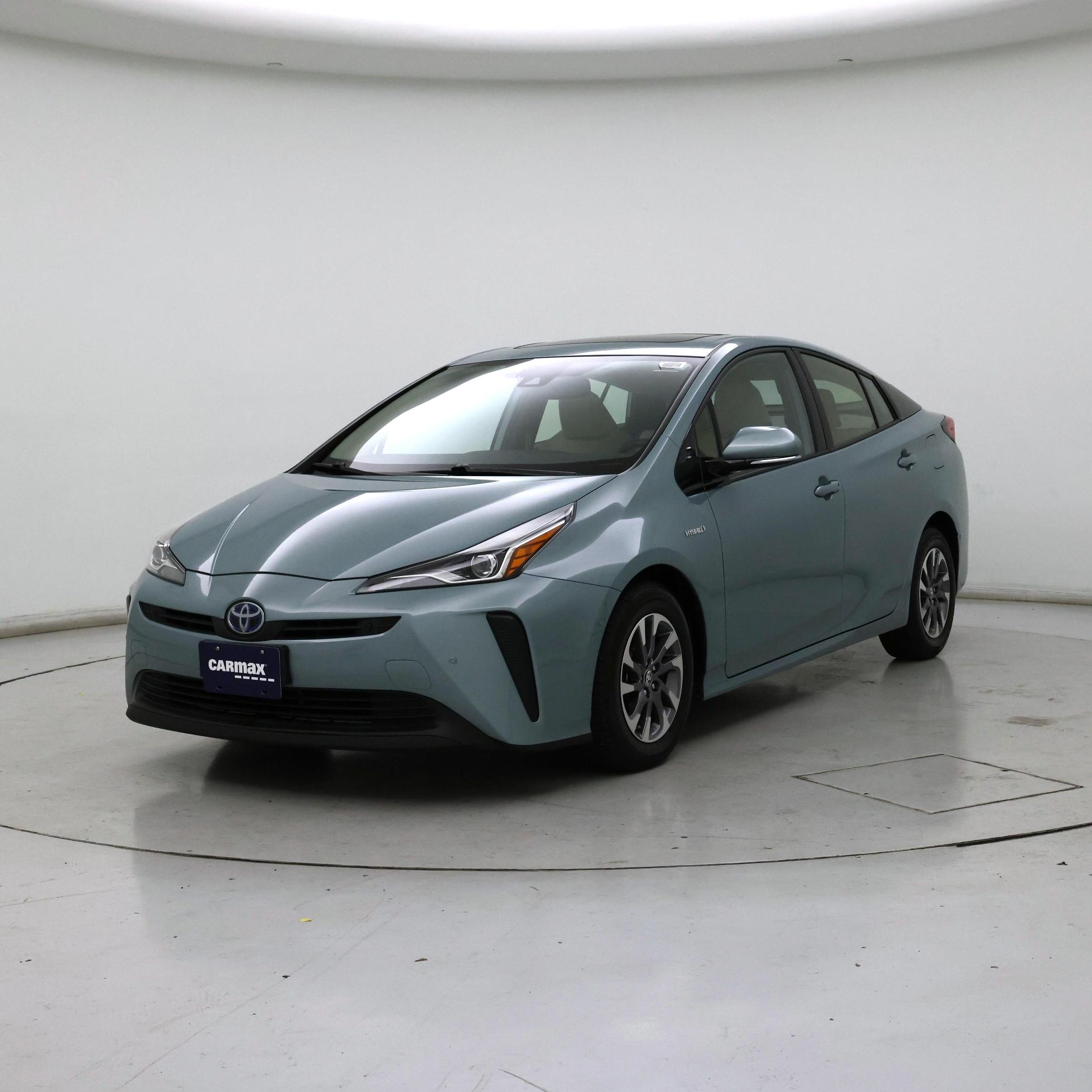 Thumbnail: 2019 Toyota Prius - 4
