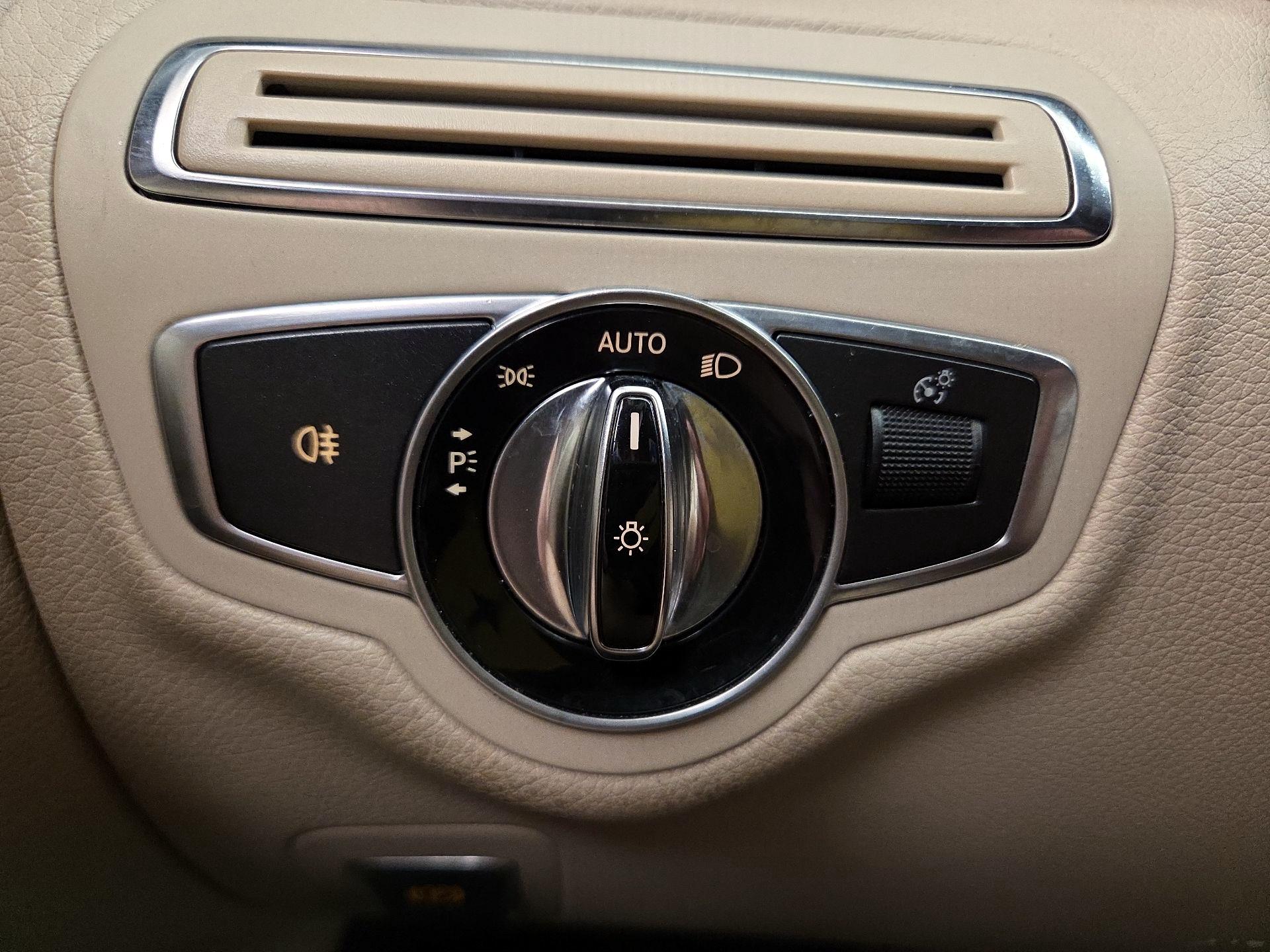 Thumbnail: 2016 Mercedes-Benz C-Class - 13