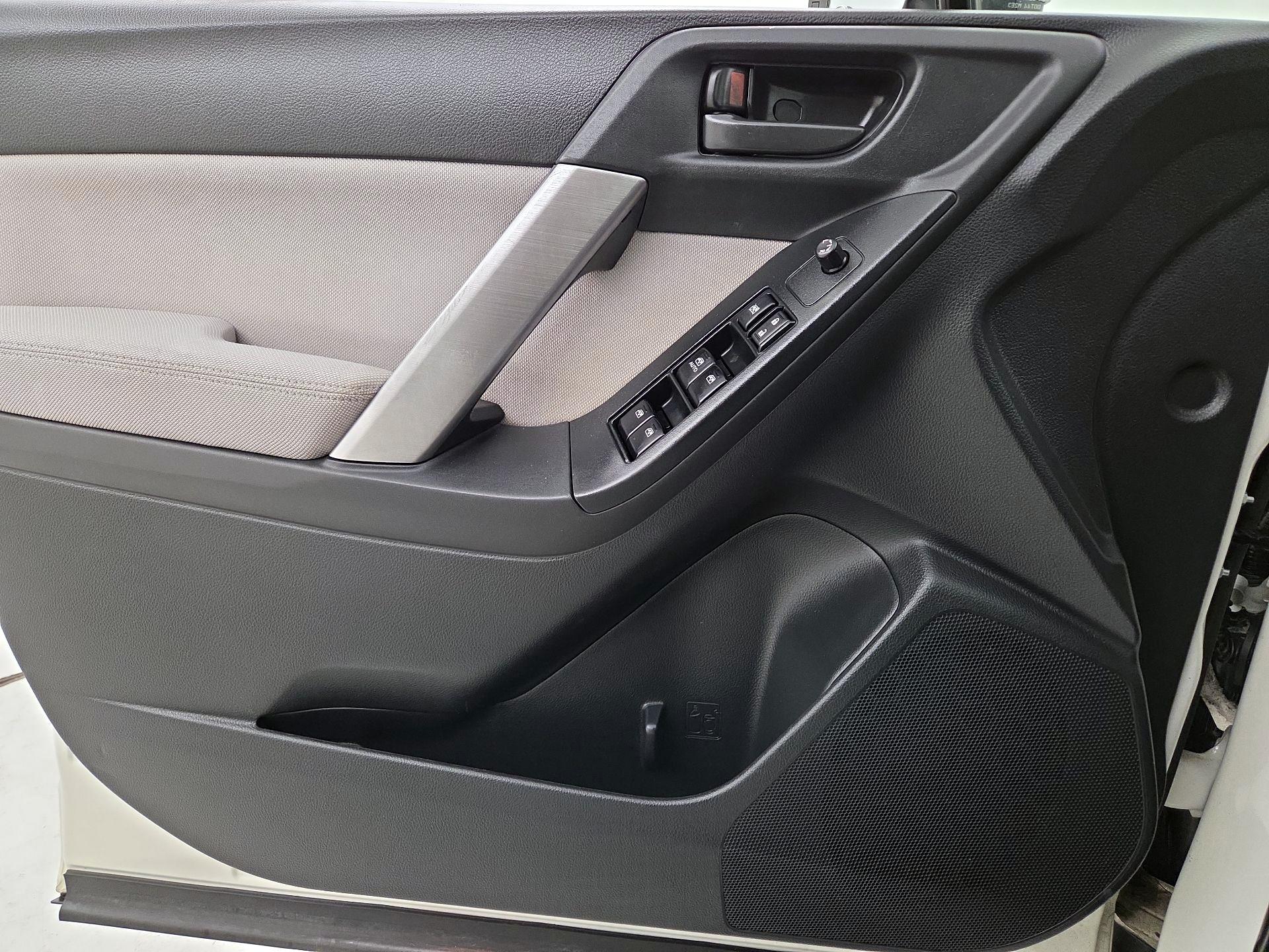 Thumbnail: 2015 Subaru Forester - 12