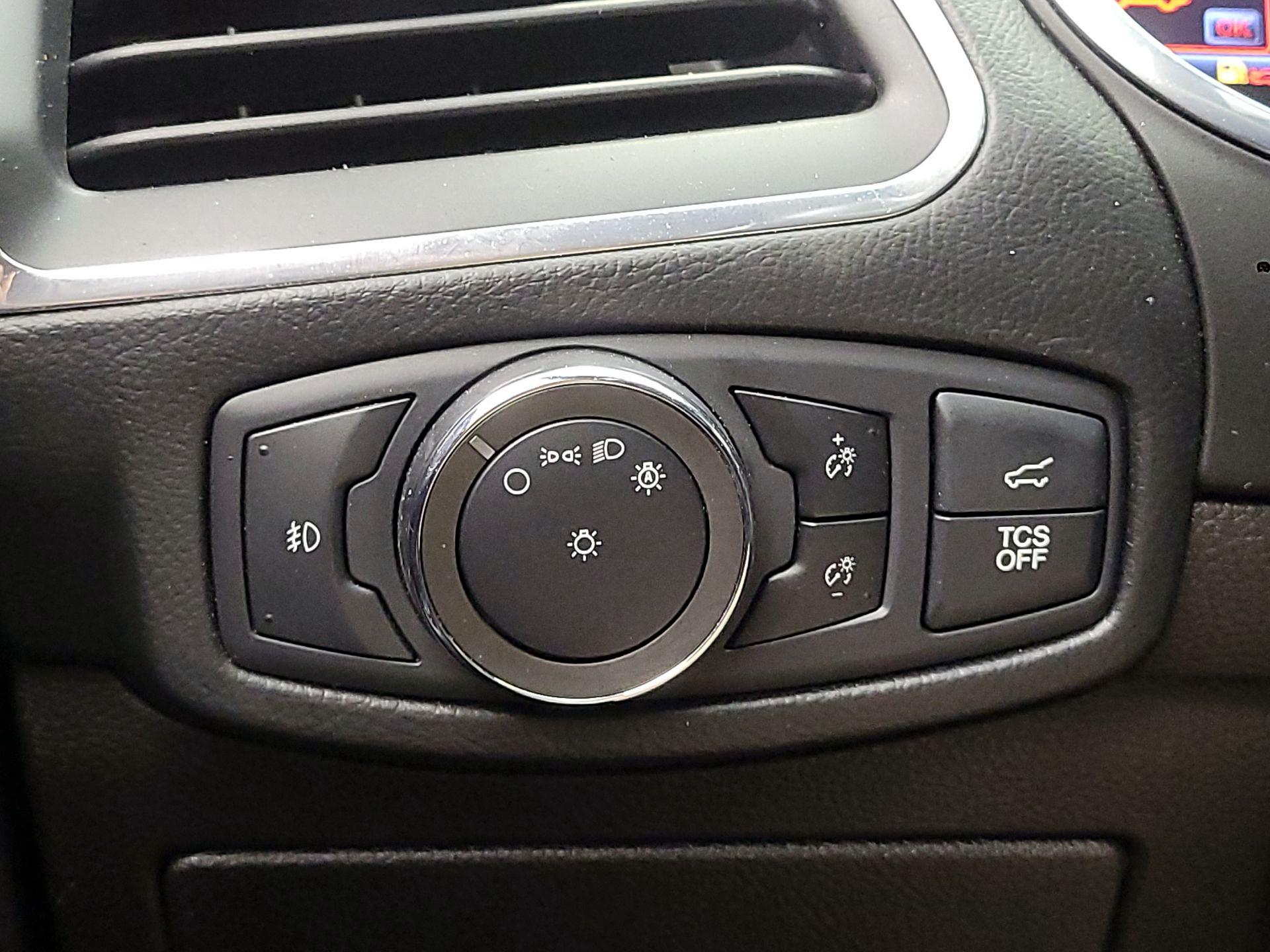 Thumbnail: 2020 Ford Edge - 13