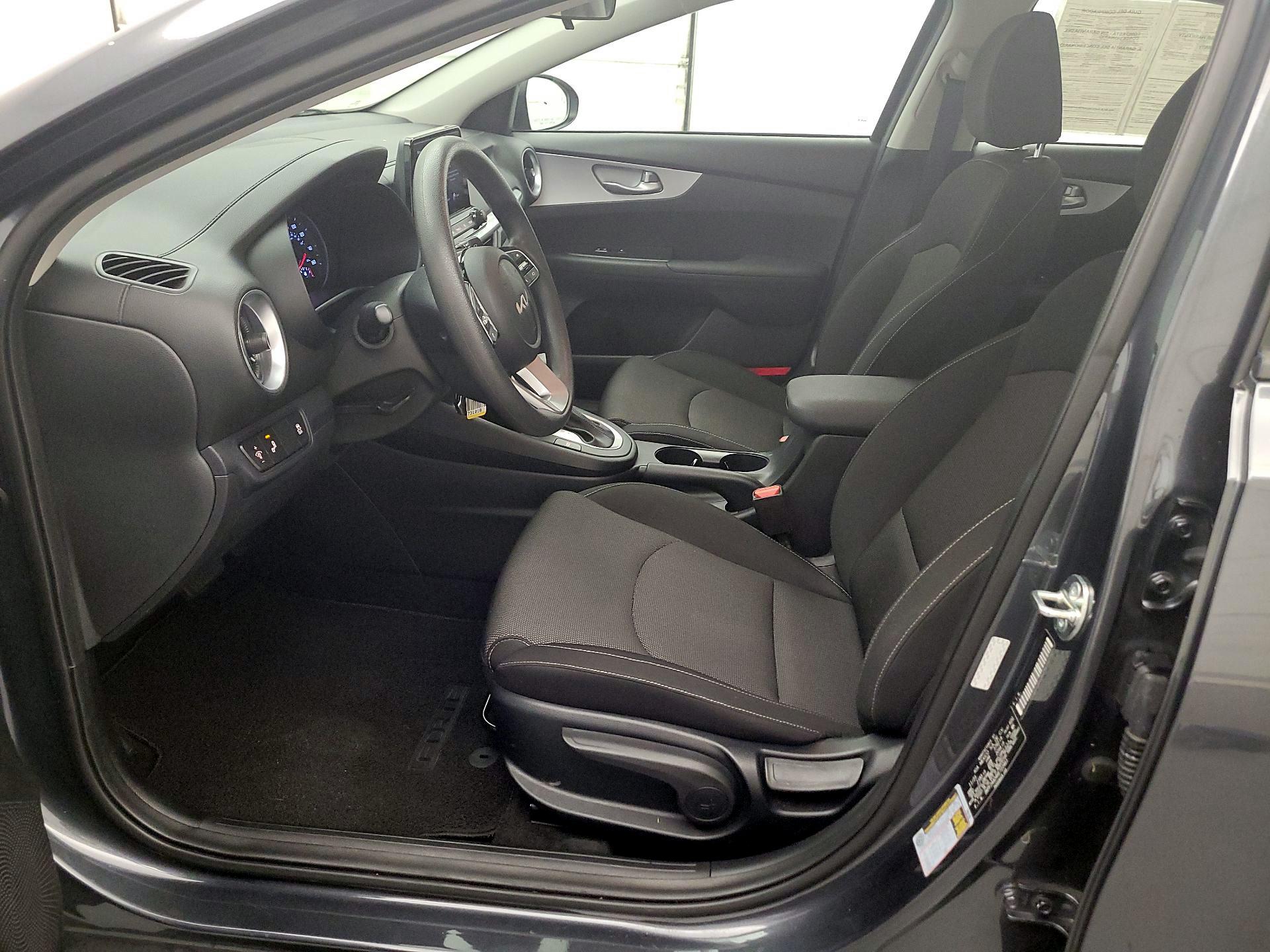 Thumbnail: 2024 Kia Forte - 11