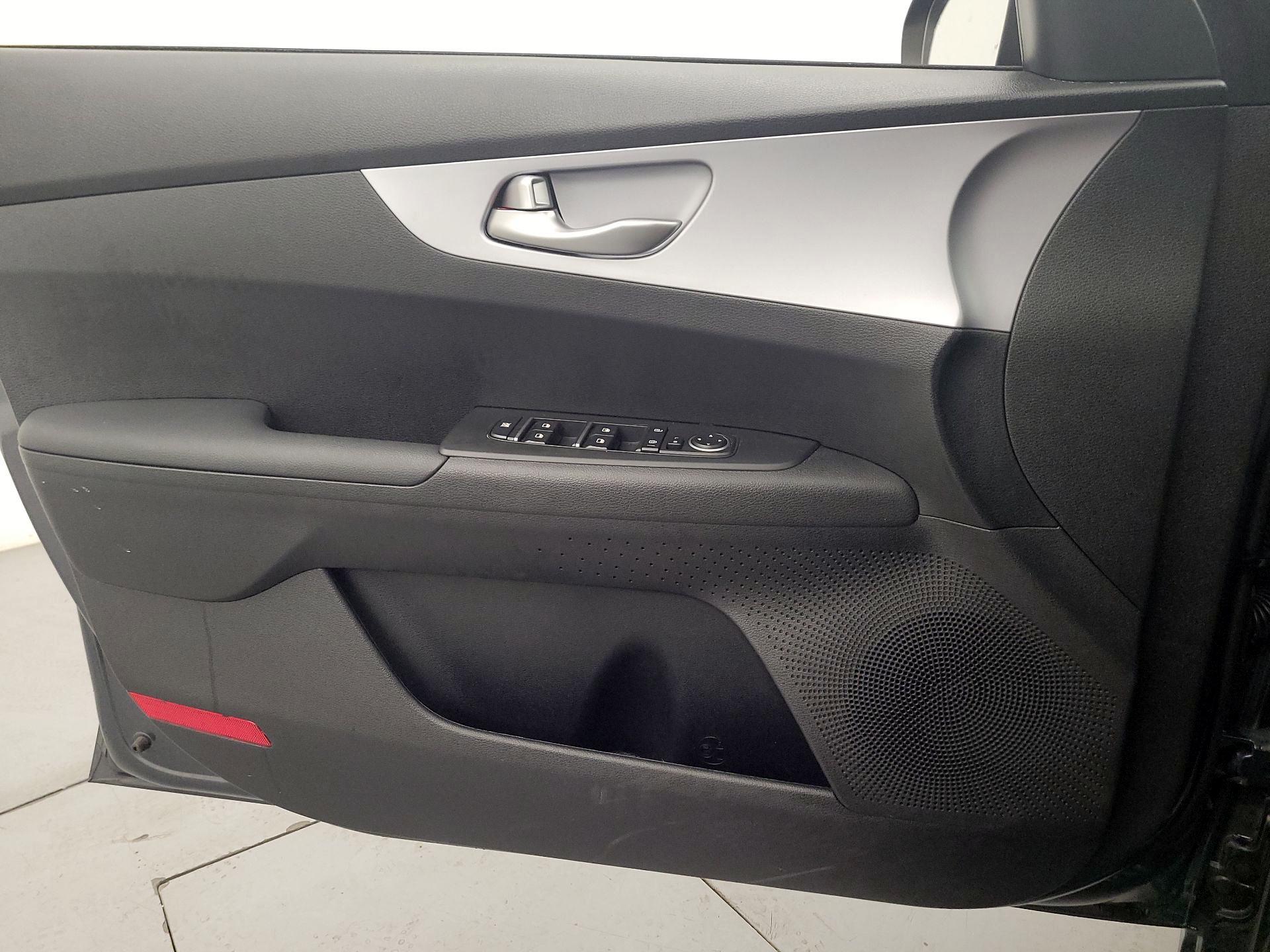 Thumbnail: 2024 Kia Forte - 12