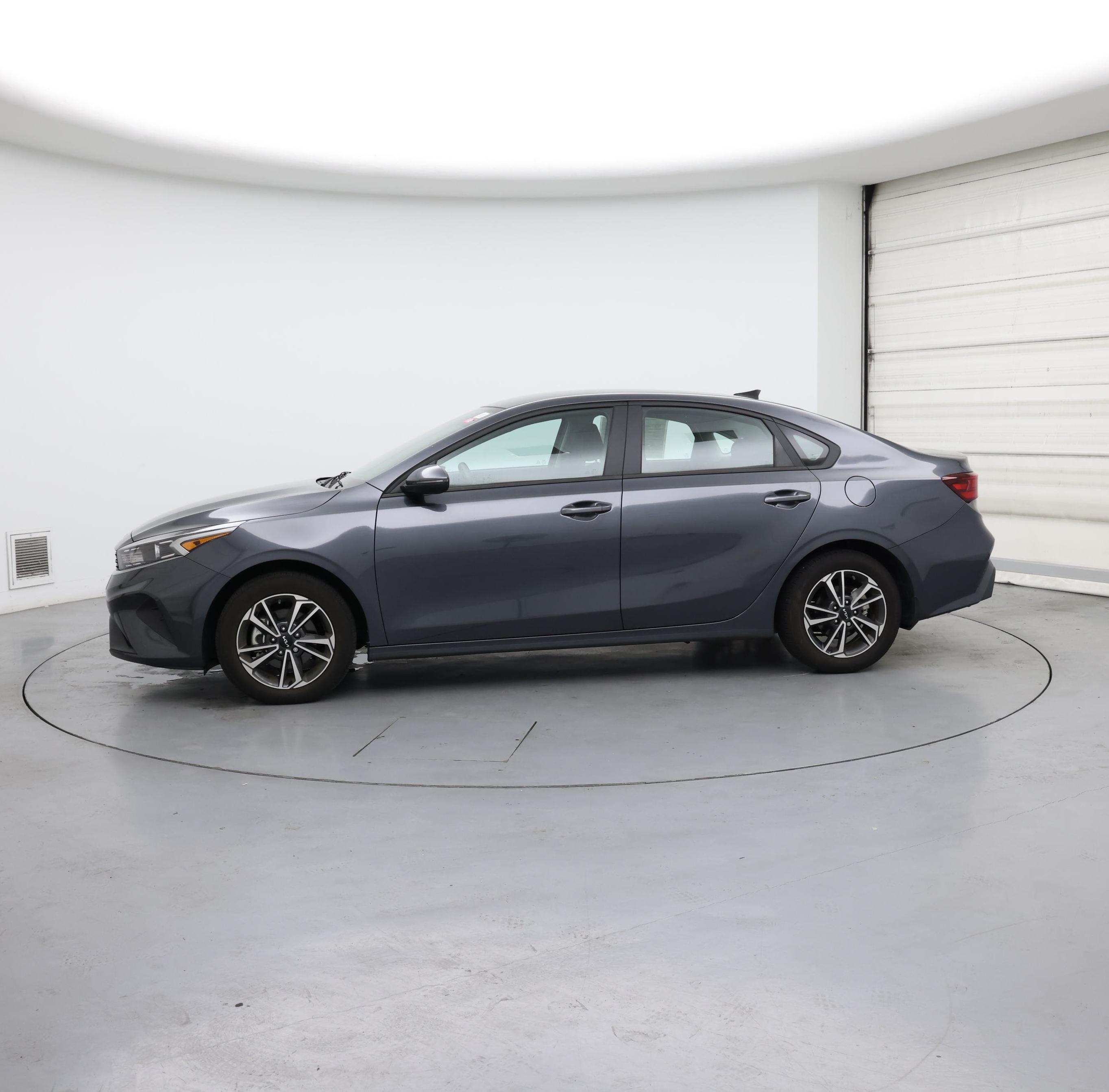 Thumbnail: 2024 Kia Forte - 3