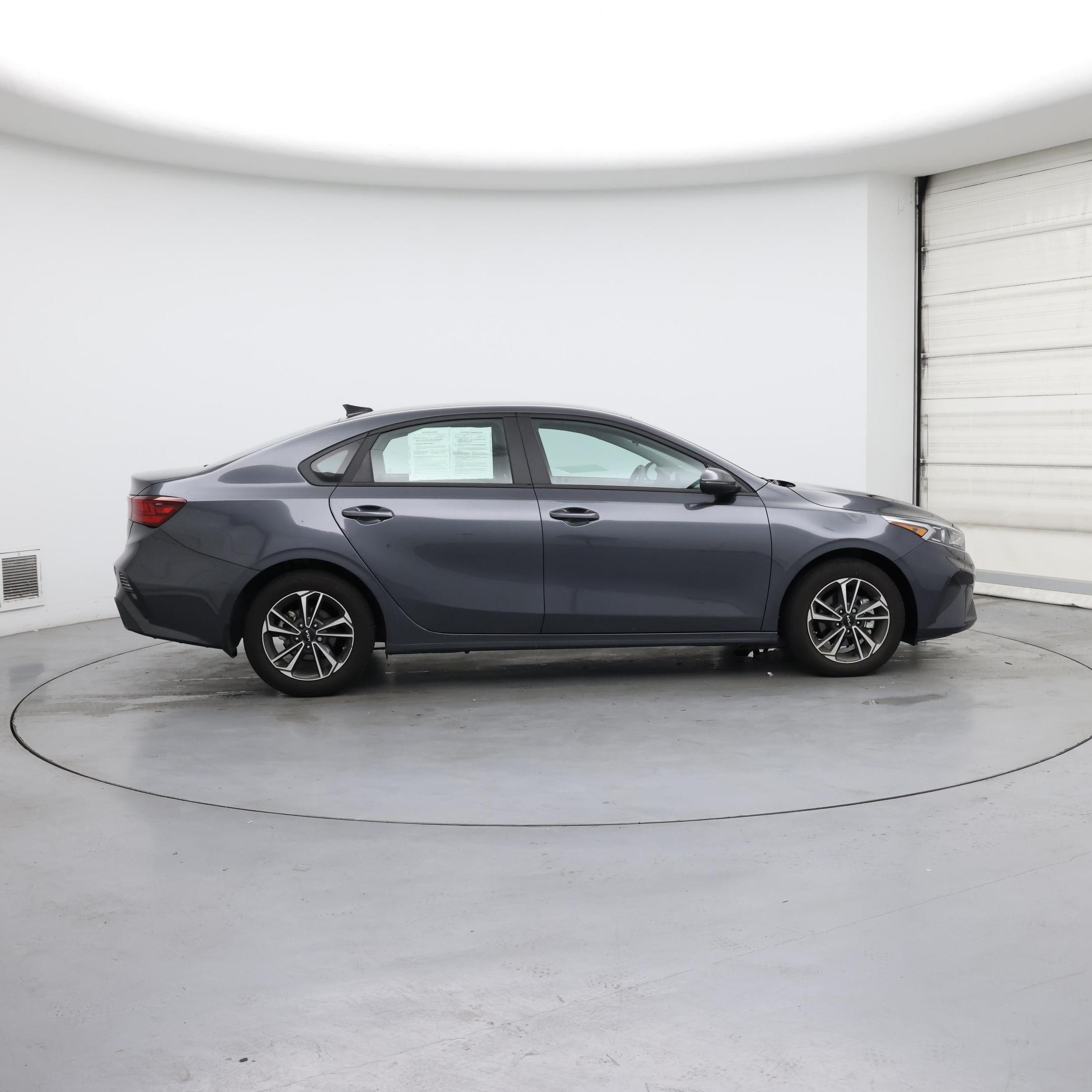 Thumbnail: 2024 Kia Forte - 7