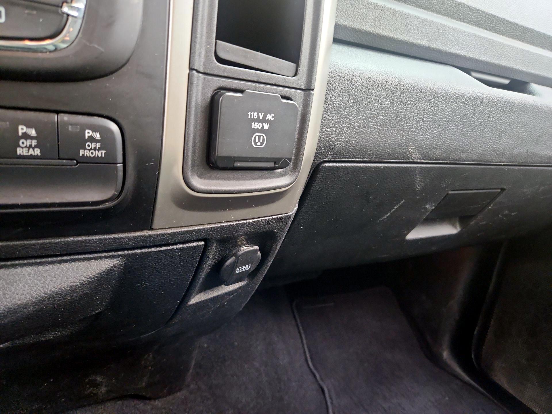 Thumbnail: 2019 RAM 1500 Classic - 18