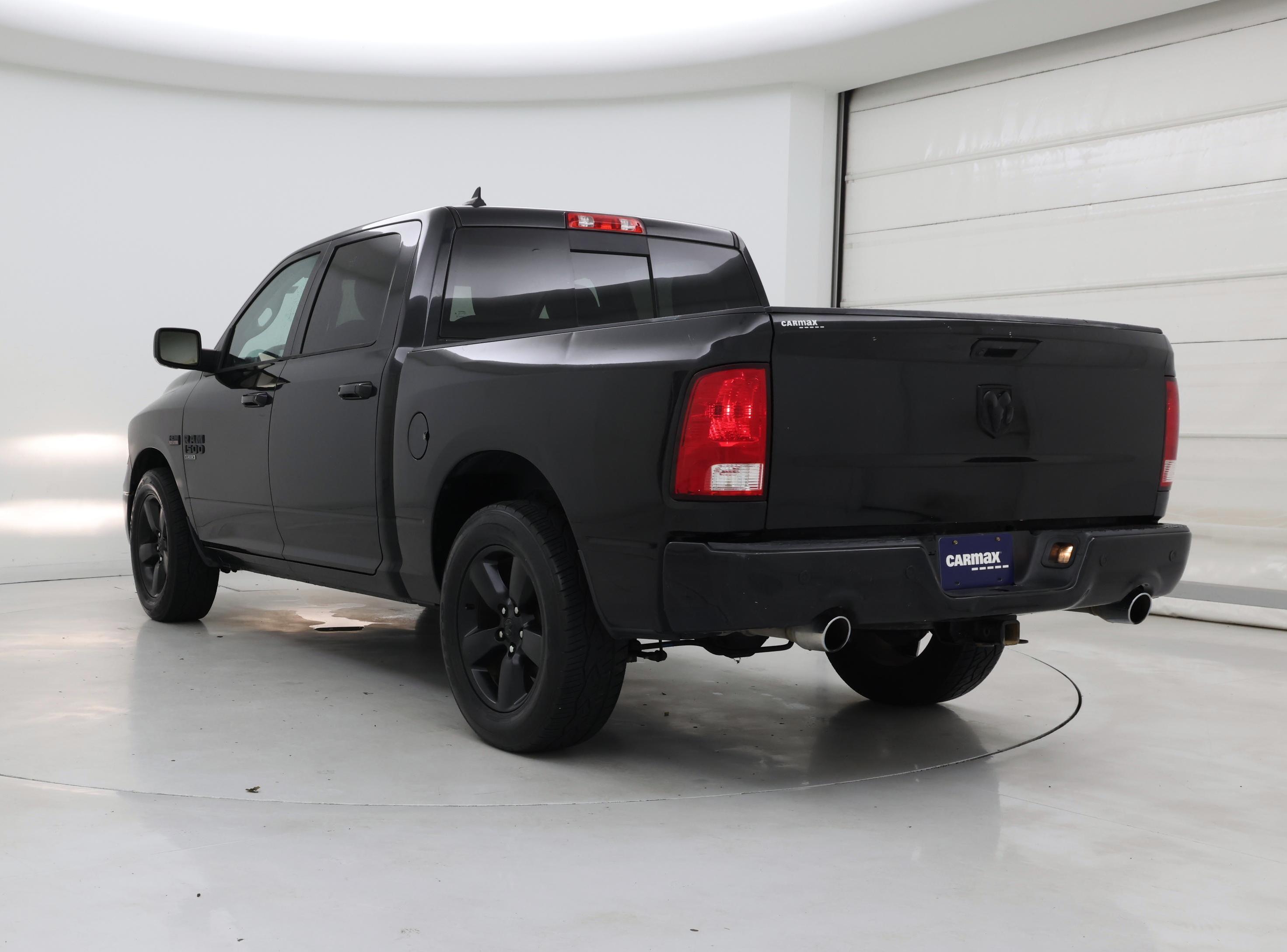 Thumbnail: 2019 RAM 1500 Classic - 2