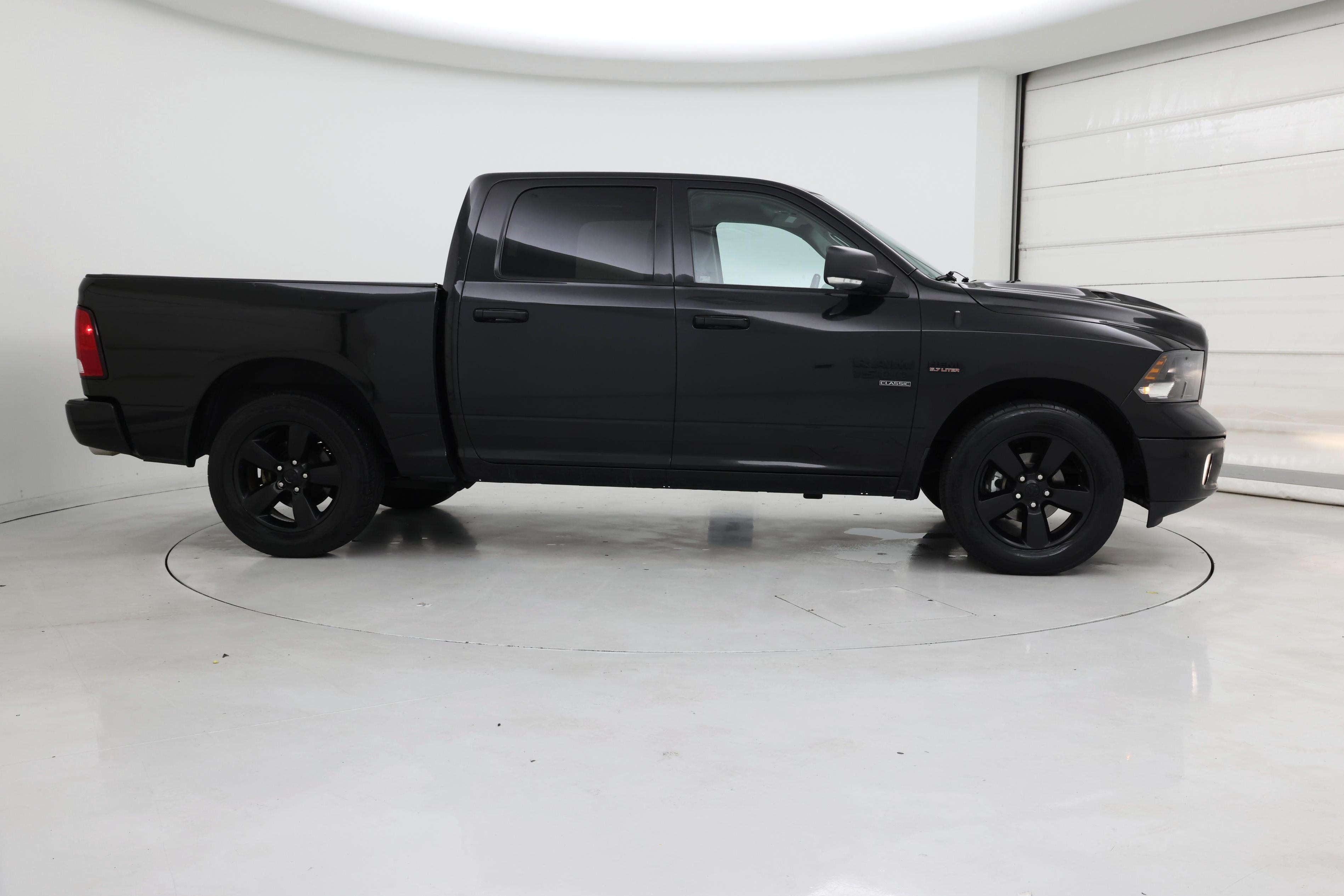 Thumbnail: 2019 RAM 1500 Classic - 7