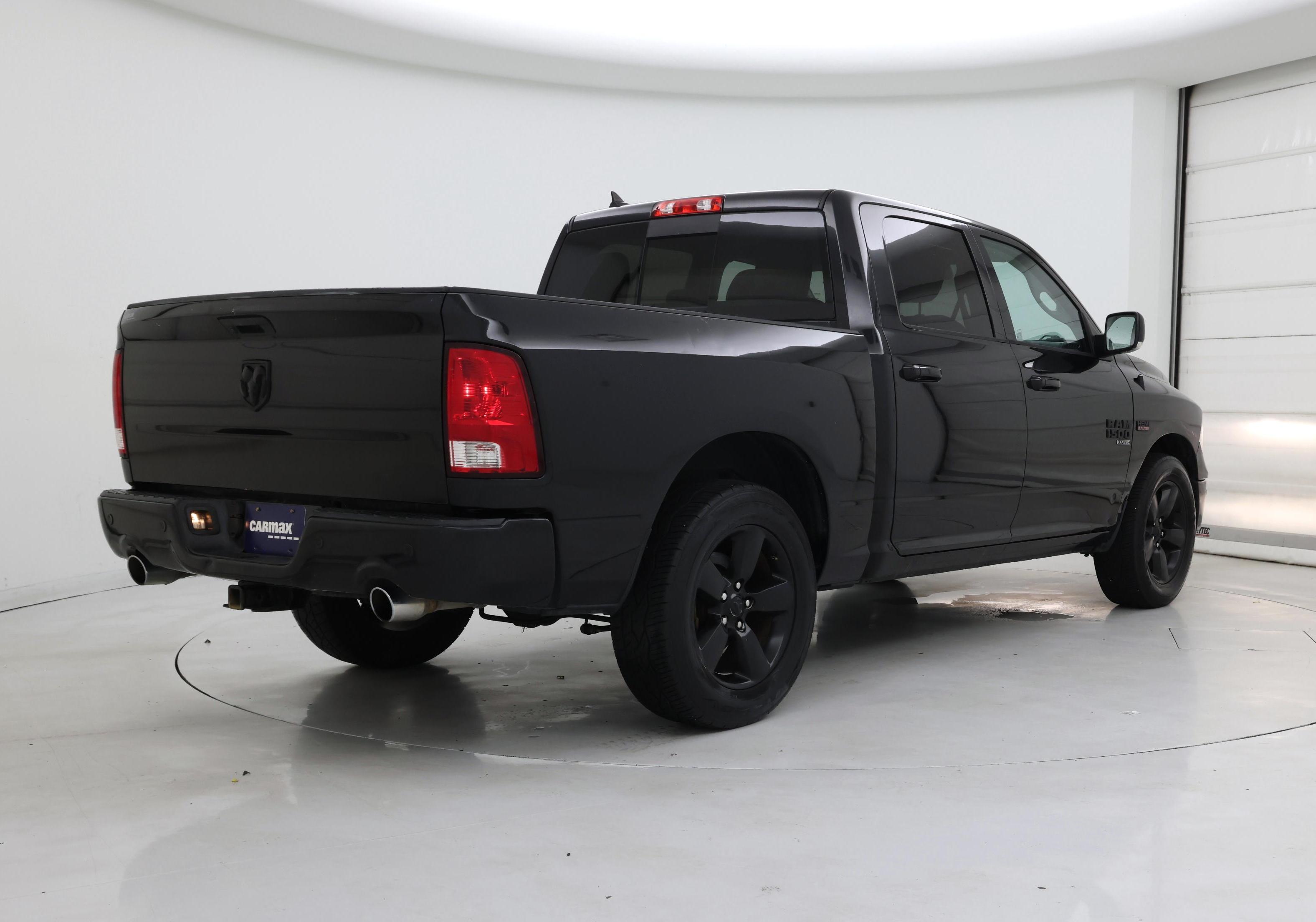 Thumbnail: 2019 RAM 1500 Classic - 8