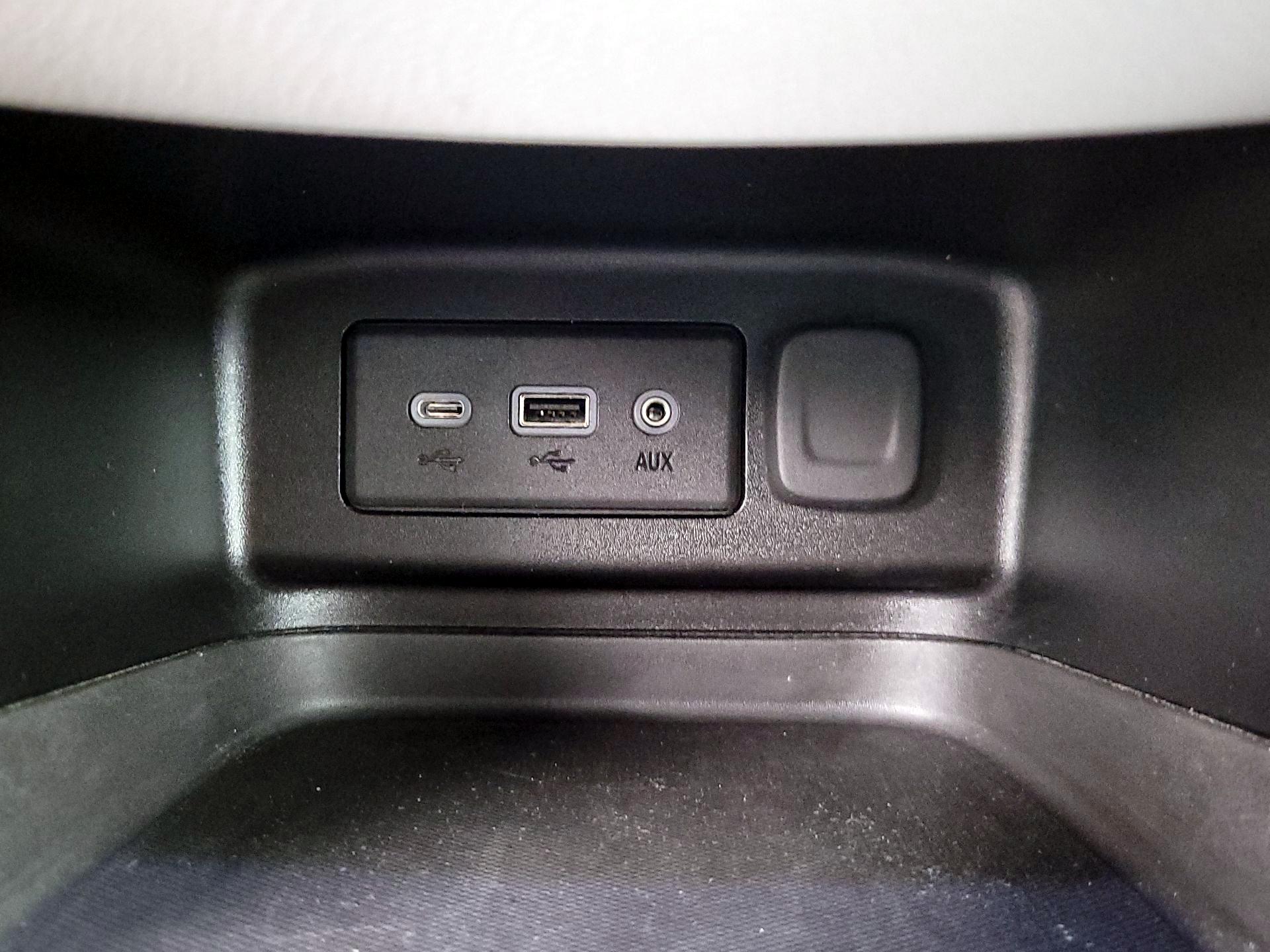 Thumbnail: 2019 Chevrolet Equinox - 19
