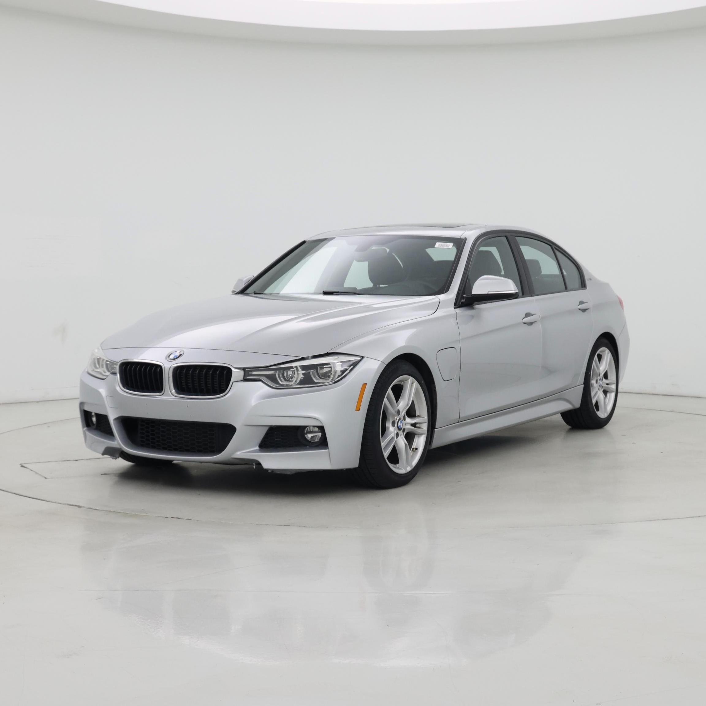 Thumbnail: 2018 BMW 3 Series - 4