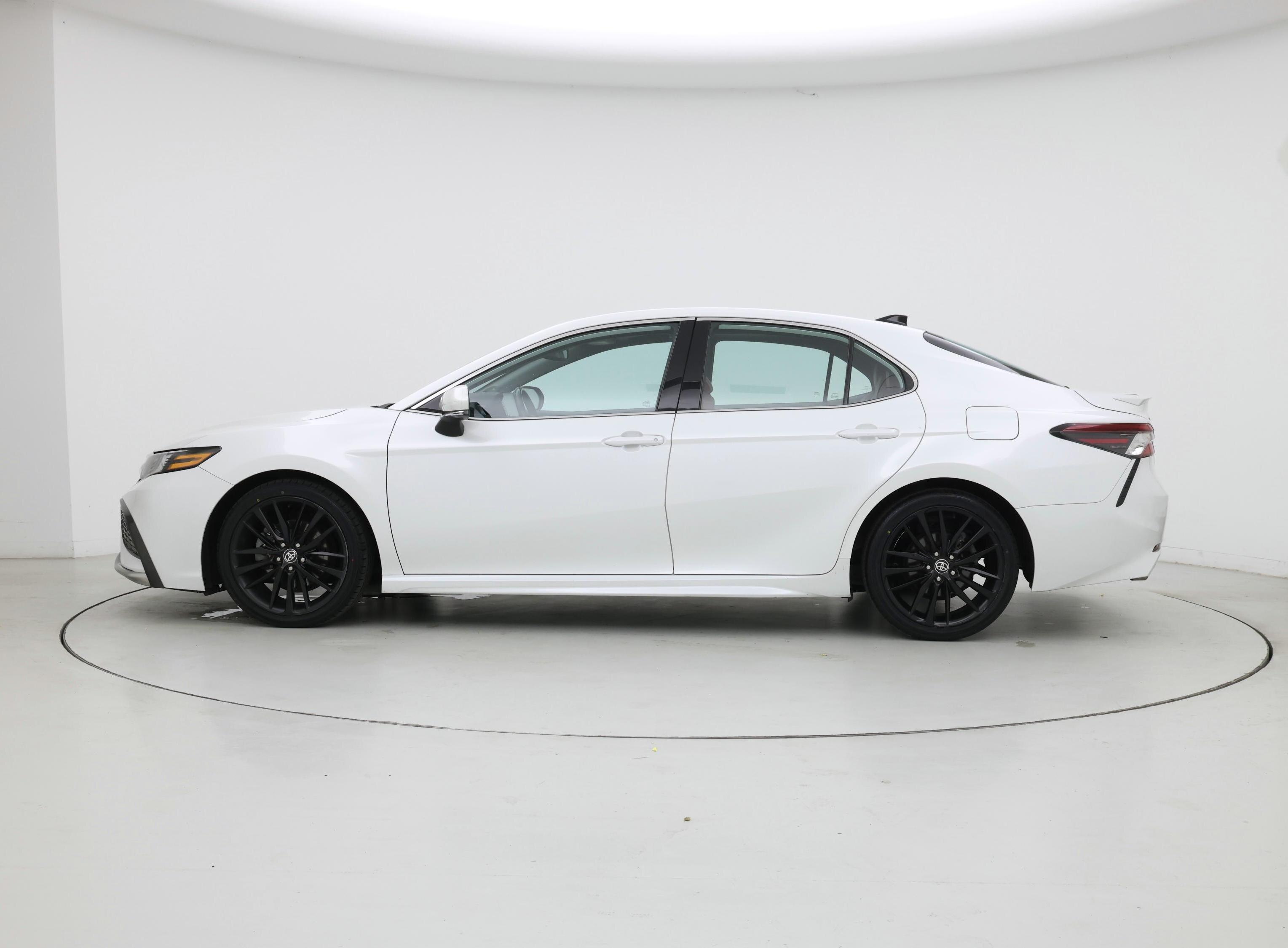 Thumbnail: 2021 Toyota Camry - 3