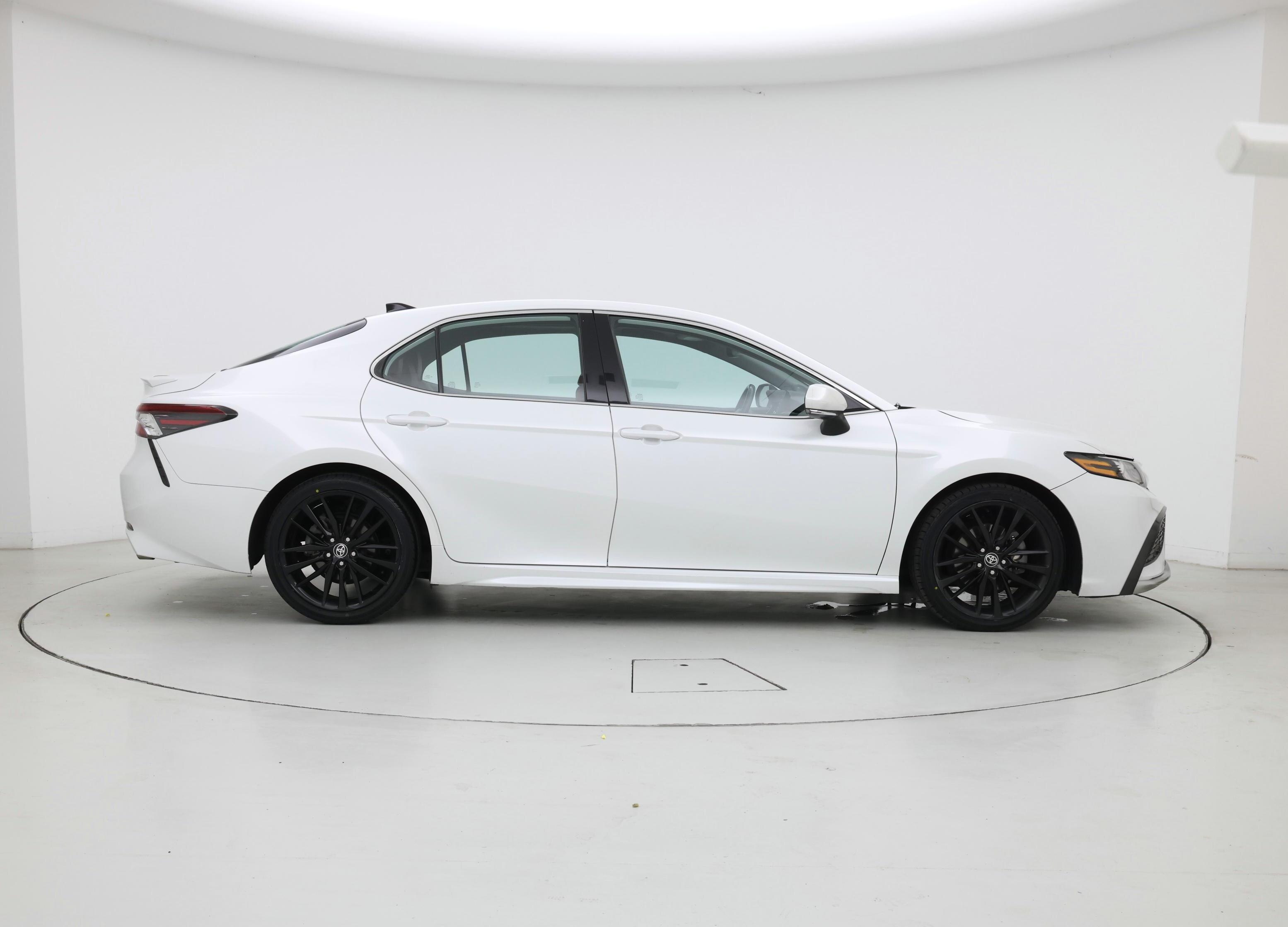 Thumbnail: 2021 Toyota Camry - 7