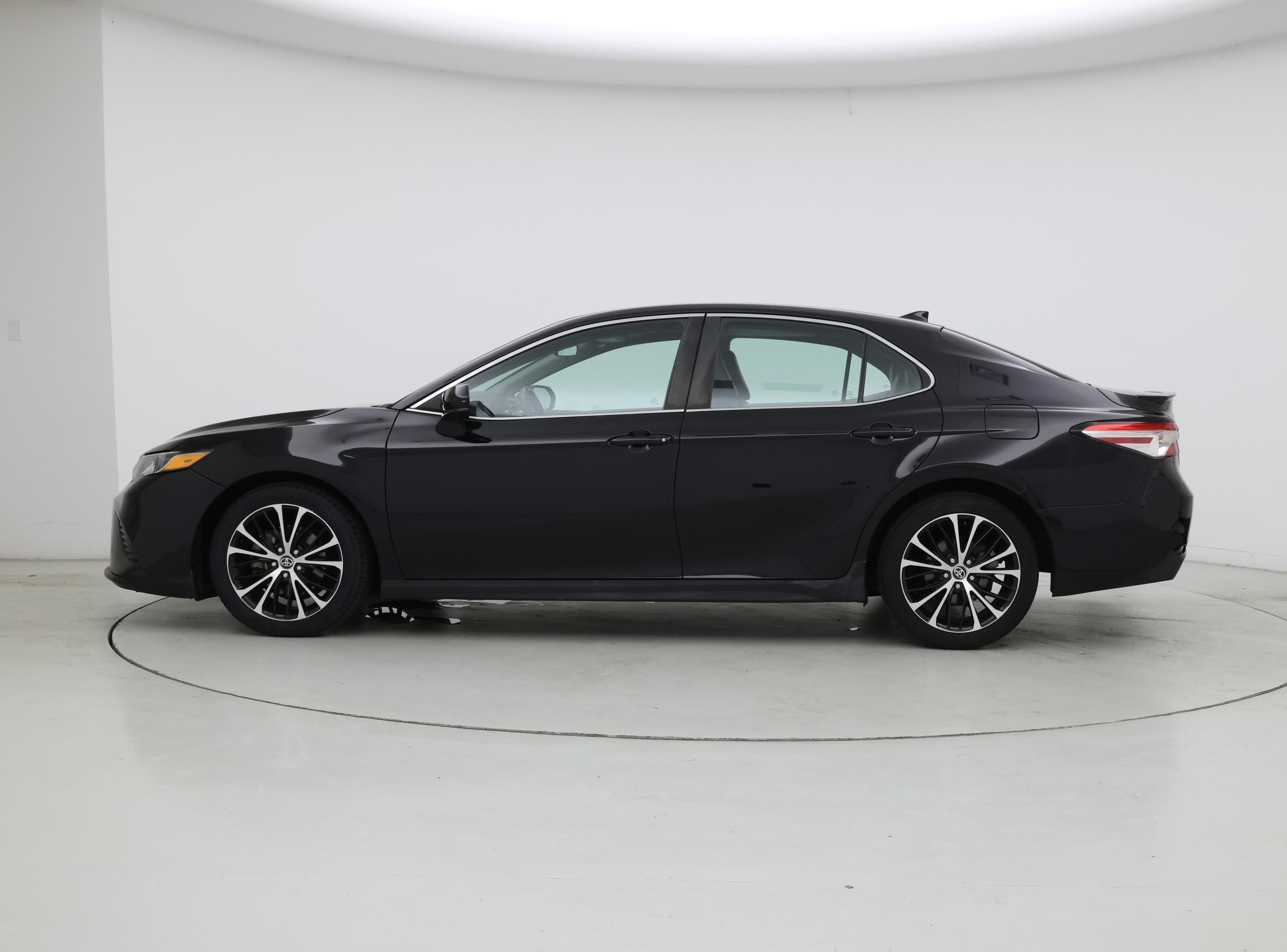 Thumbnail: 2020 Toyota Camry - 3