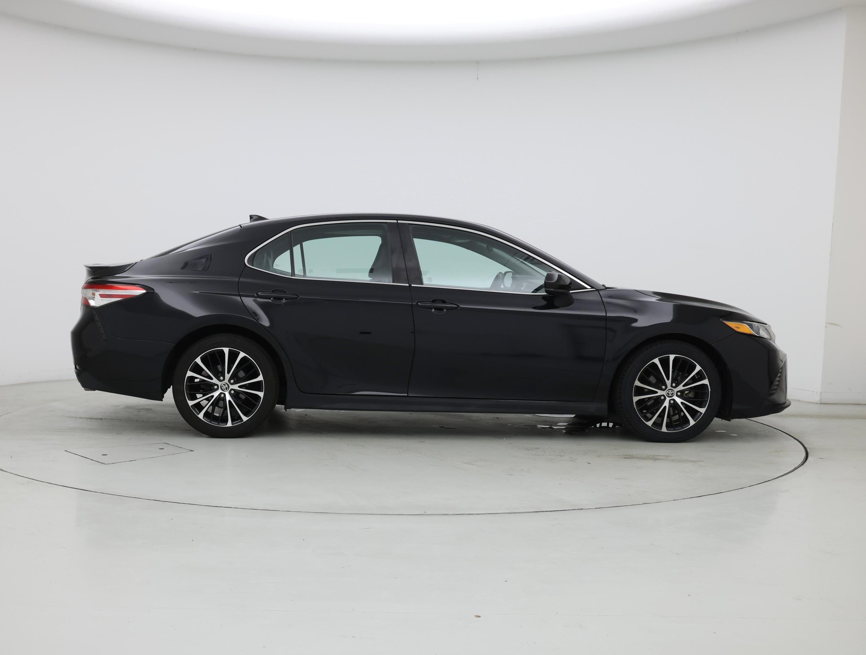 Thumbnail: 2020 Toyota Camry - 7