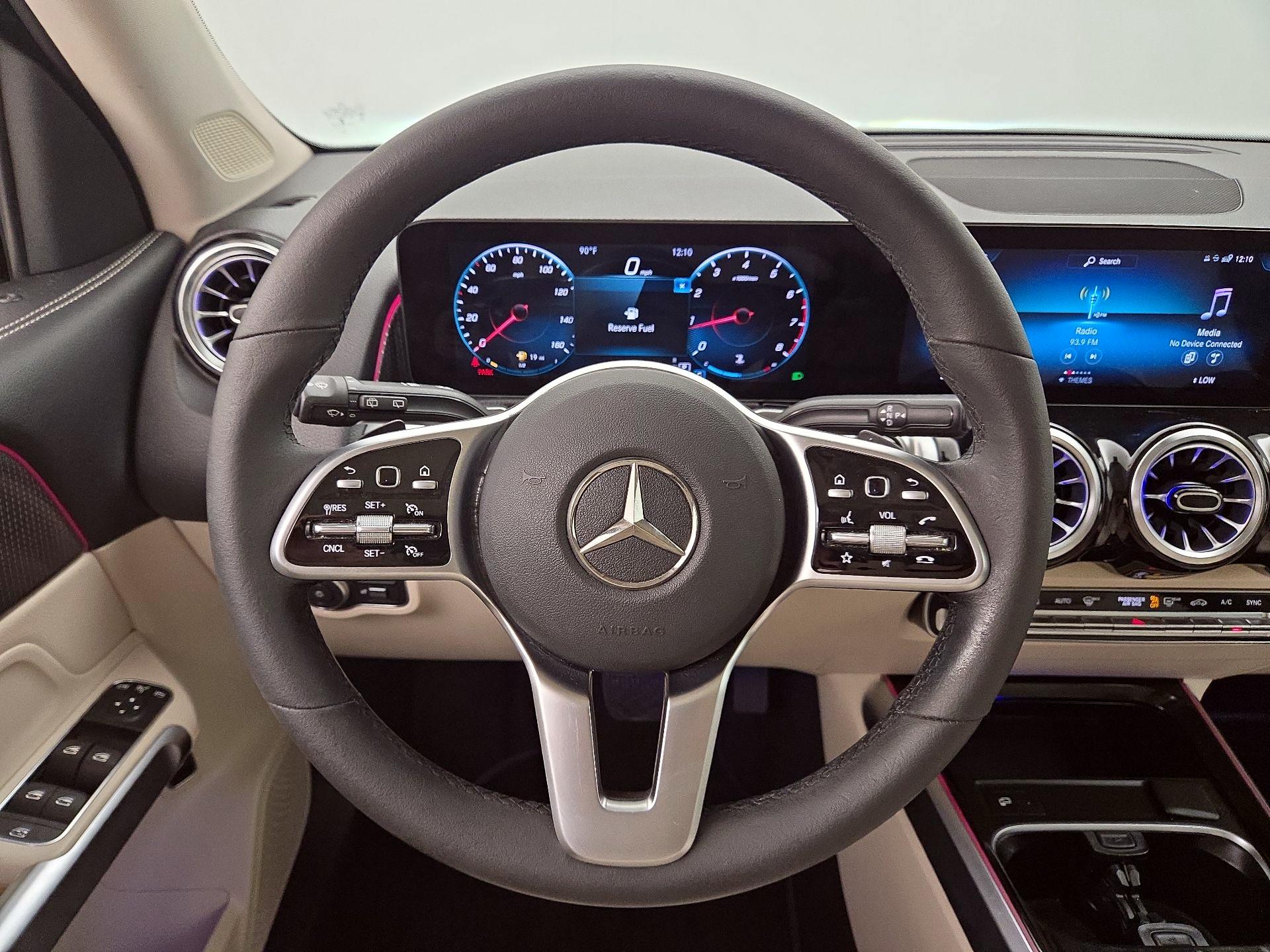 Thumbnail: 2022 Mercedes-Benz GLB - 10