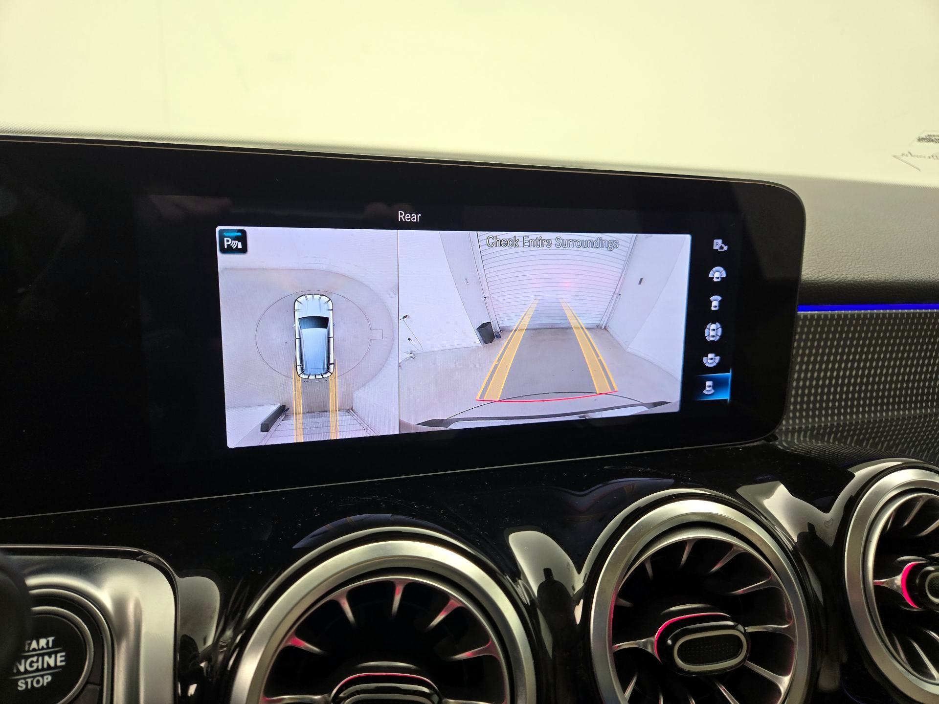 Thumbnail: 2022 Mercedes-Benz GLB - 14