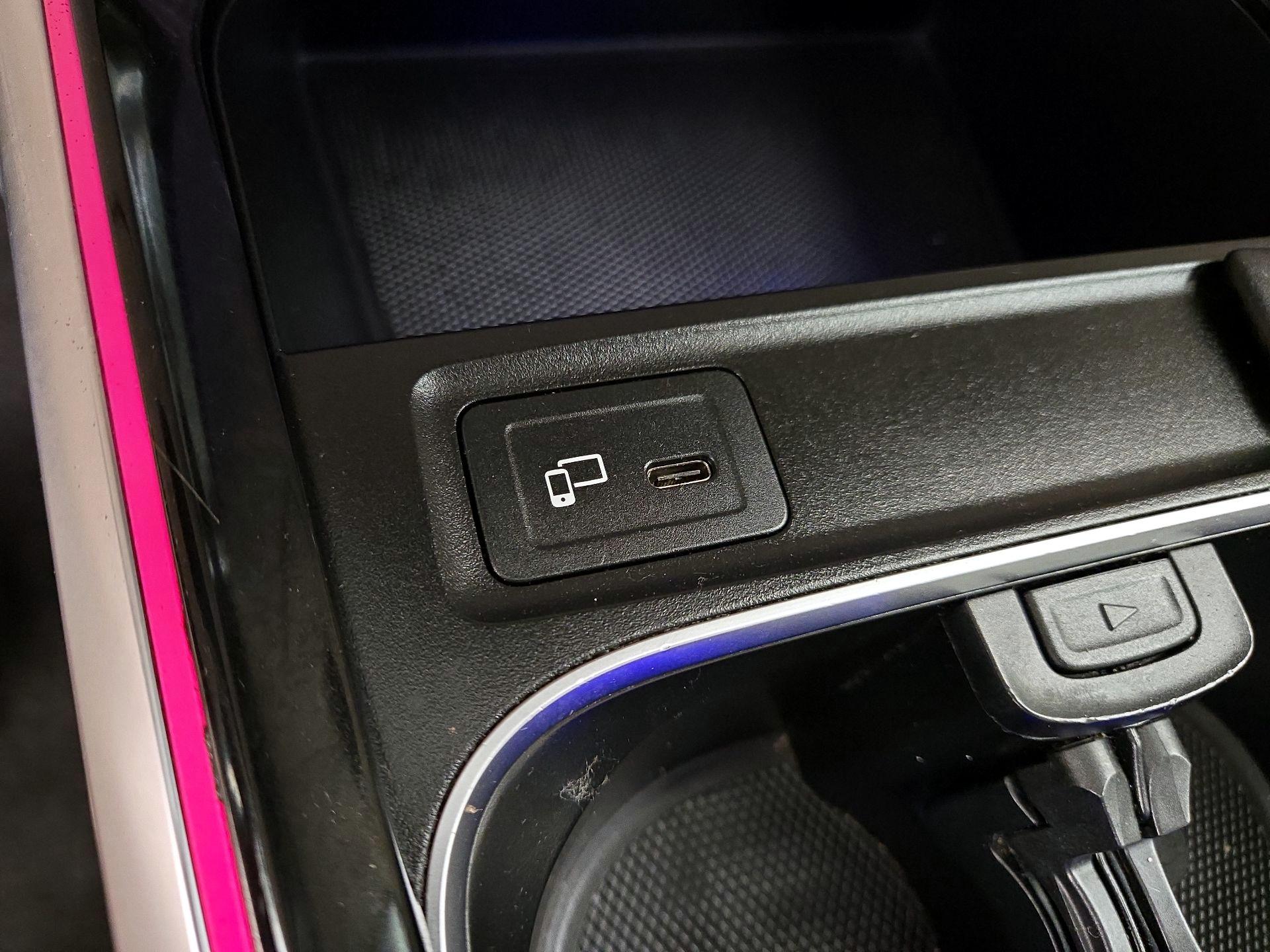 Thumbnail: 2022 Mercedes-Benz GLB - 18