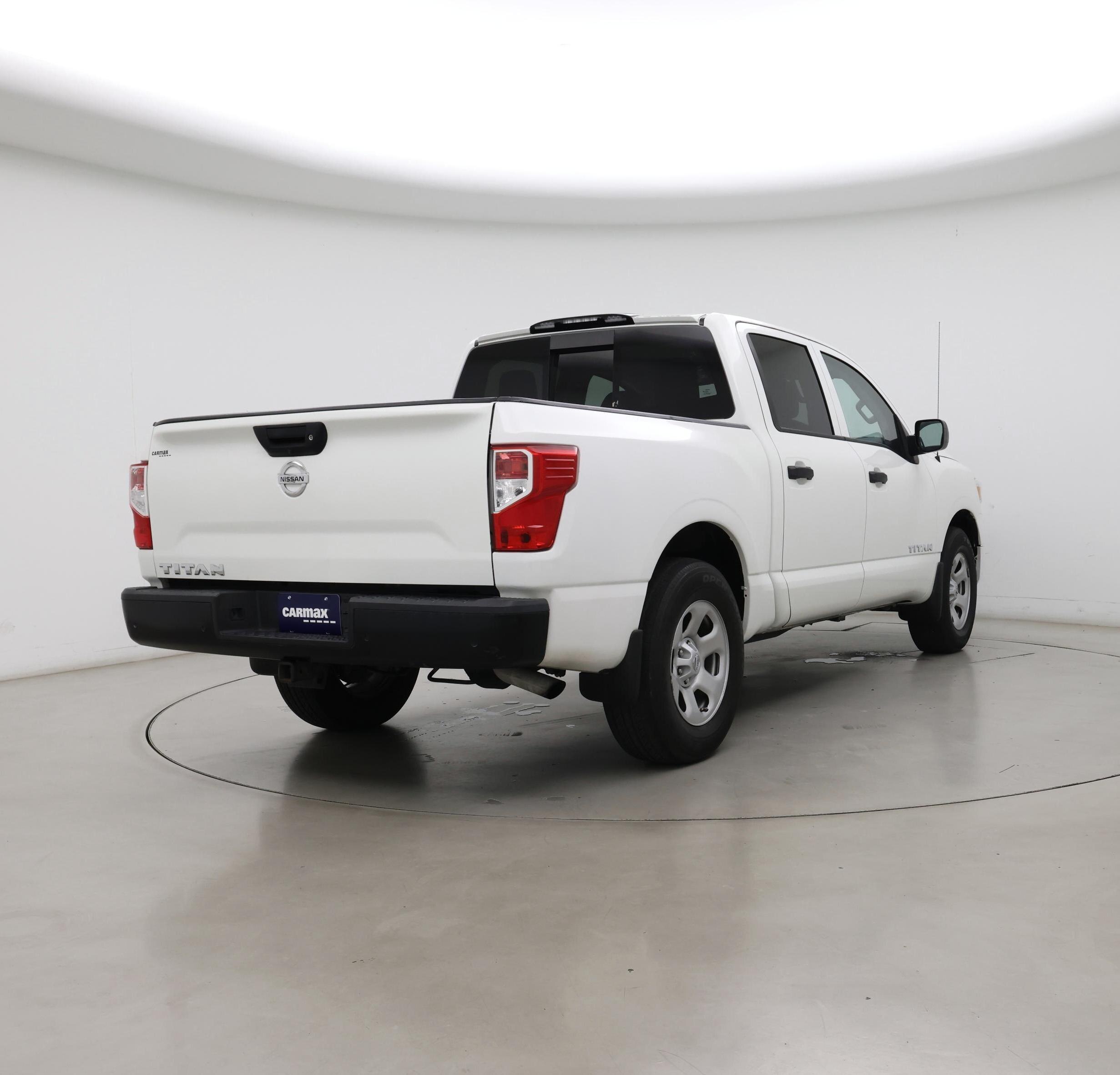 Thumbnail: 2020 Nissan Titan - 8