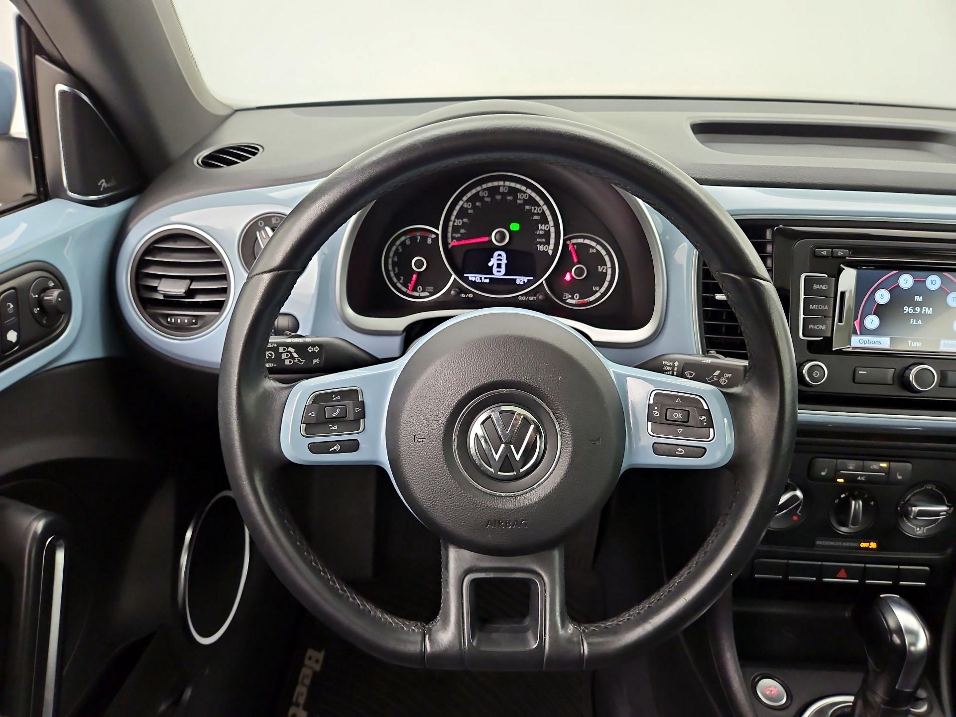 Thumbnail: 2014 Volkswagen Beetle - 10