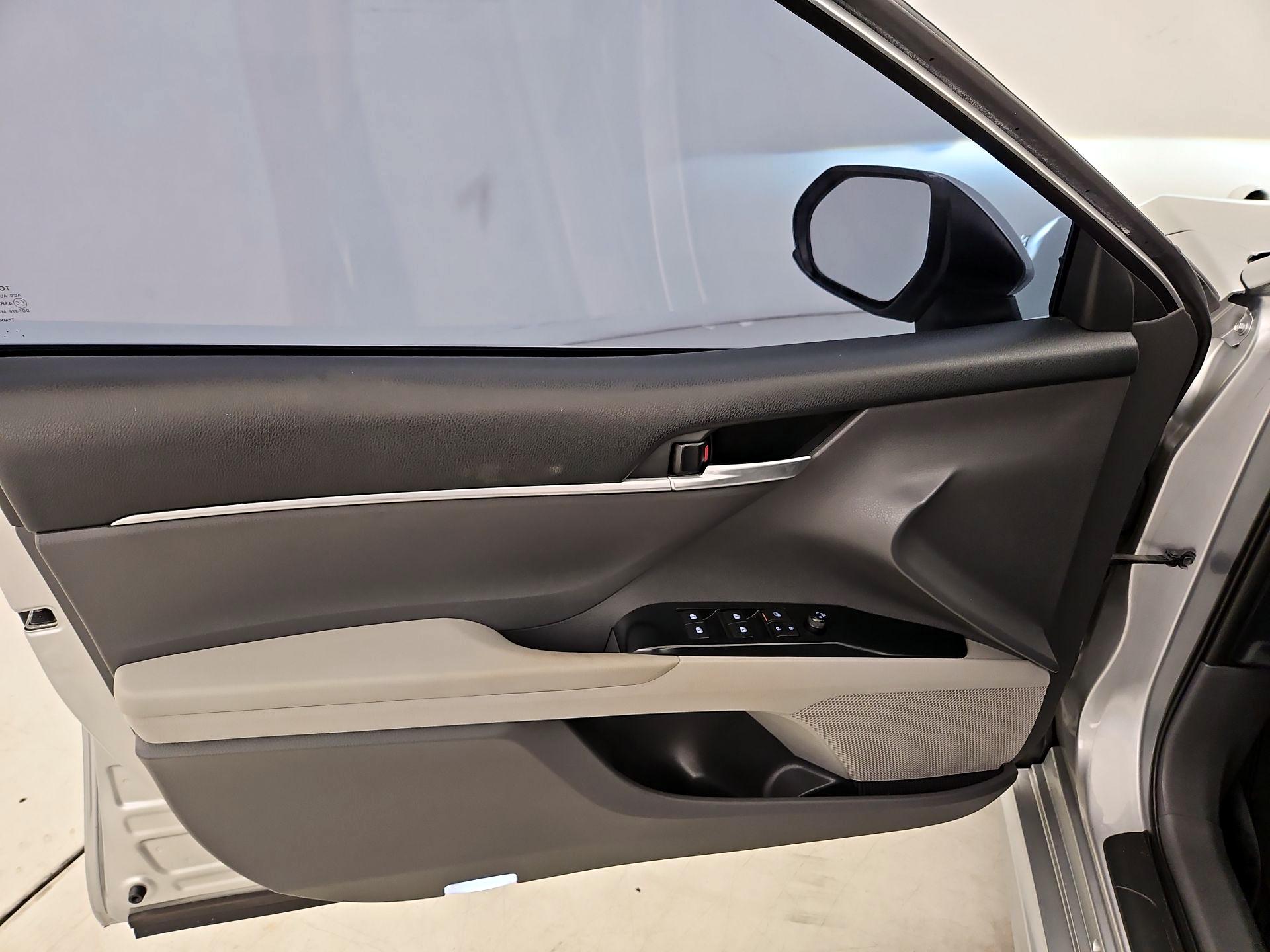 Thumbnail: 2018 Toyota Camry - 12