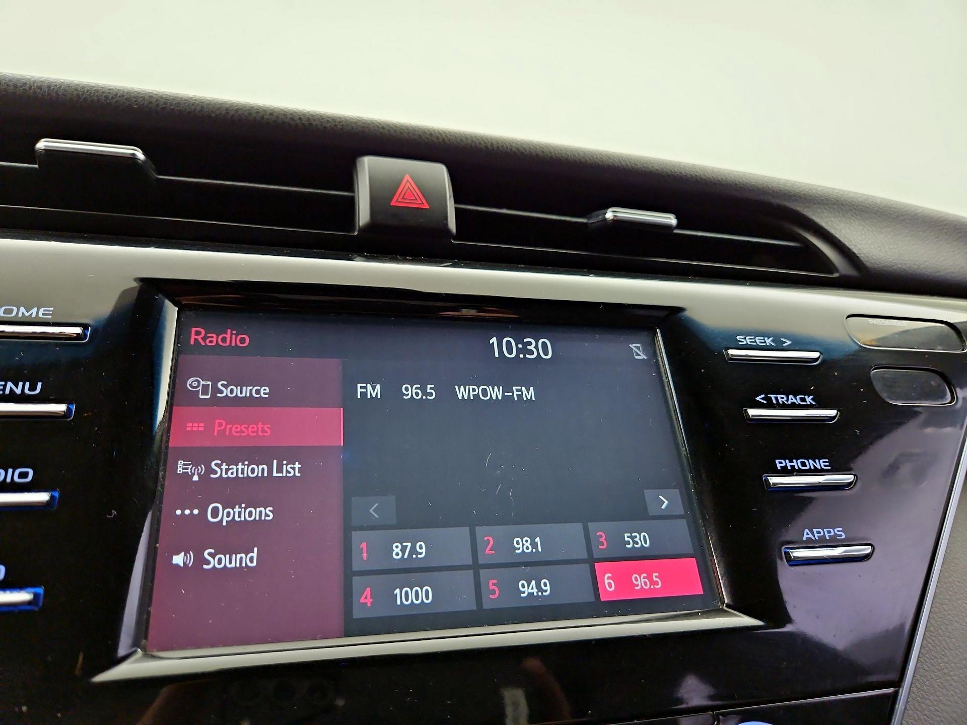 Thumbnail: 2018 Toyota Camry - 15